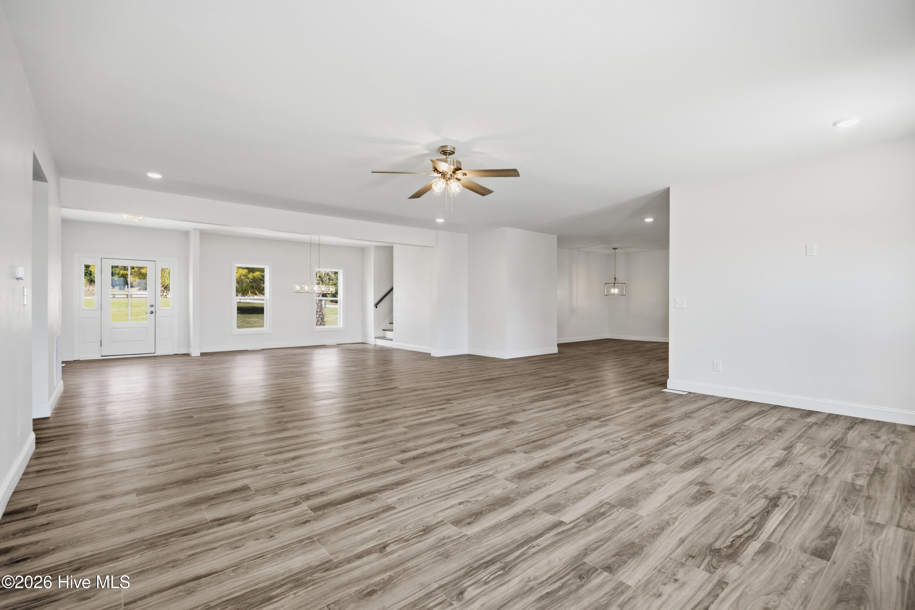 106 Elizabeth Way Court Property Photo 7