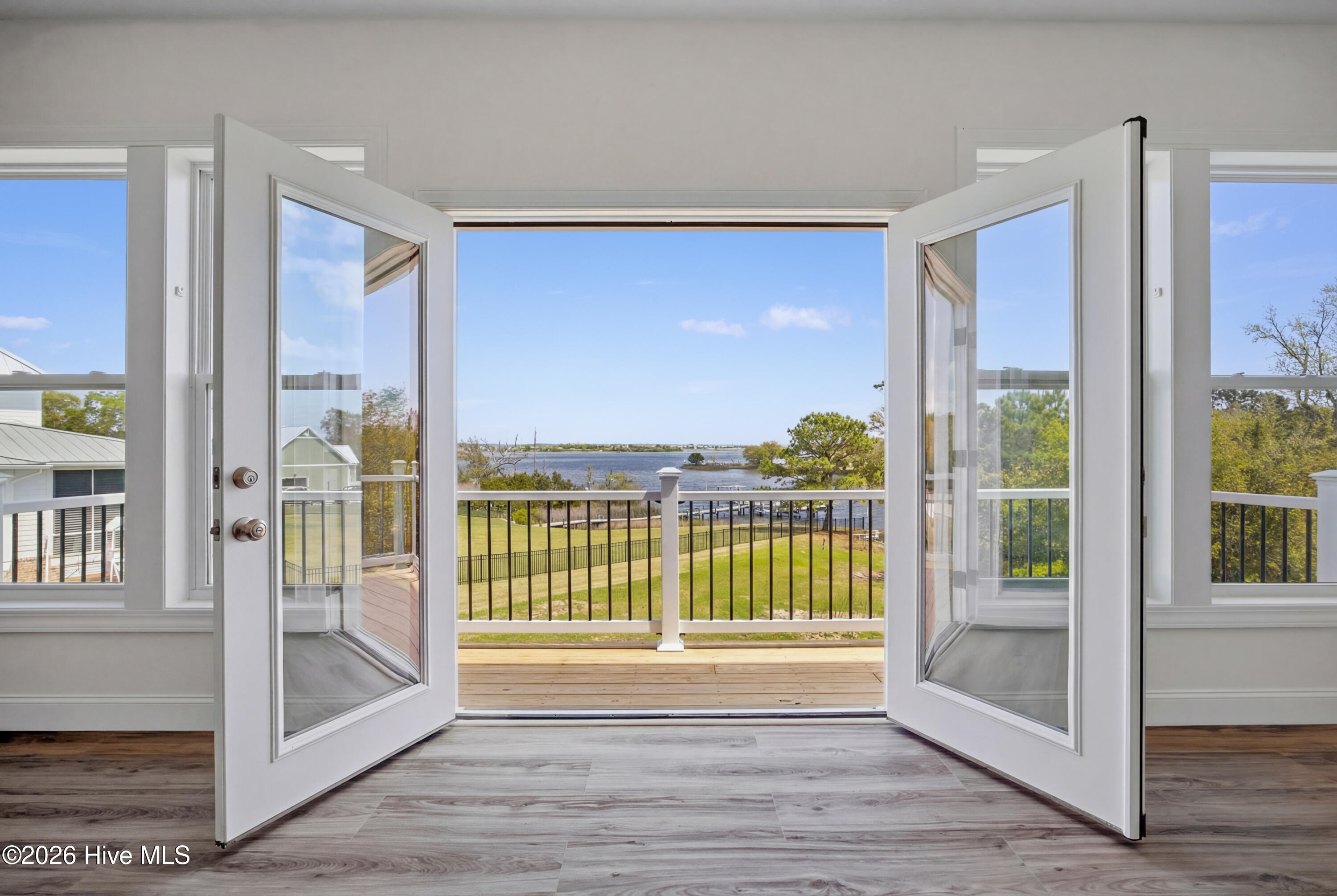 106 Elizabeth Way Court Property Photo 8
