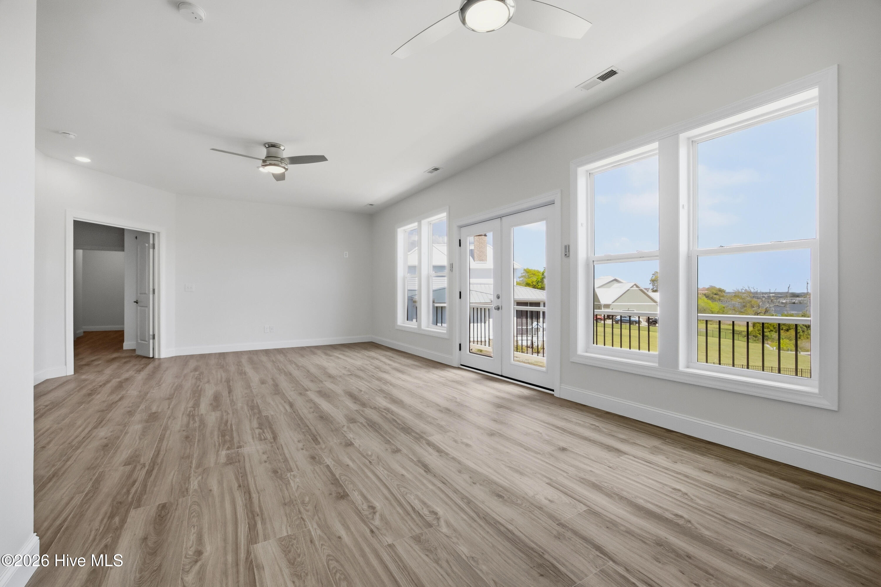 106 Elizabeth Way Court Property Photo 10