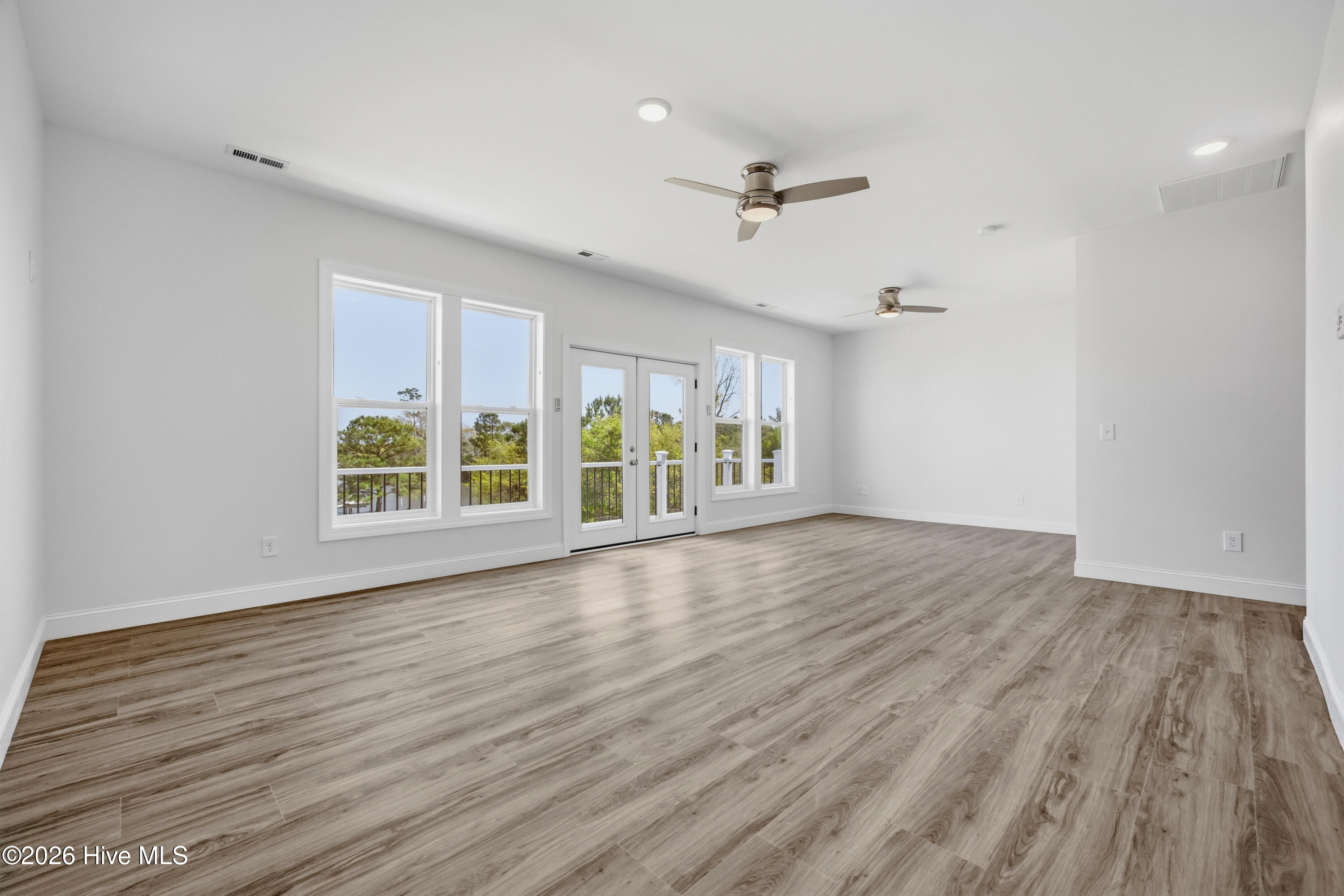 106 Elizabeth Way Court Property Photo 11