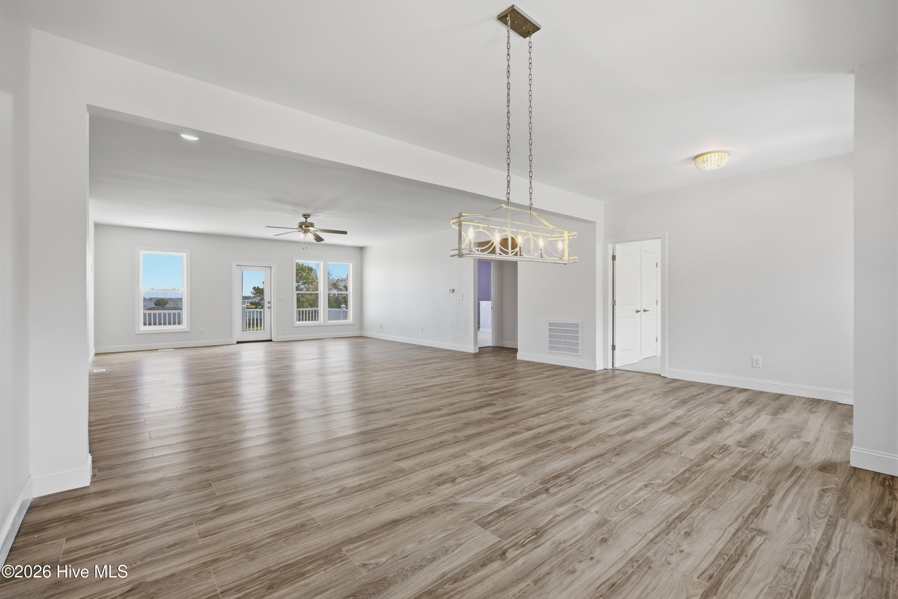 106 Elizabeth Way Court Property Photo 18
