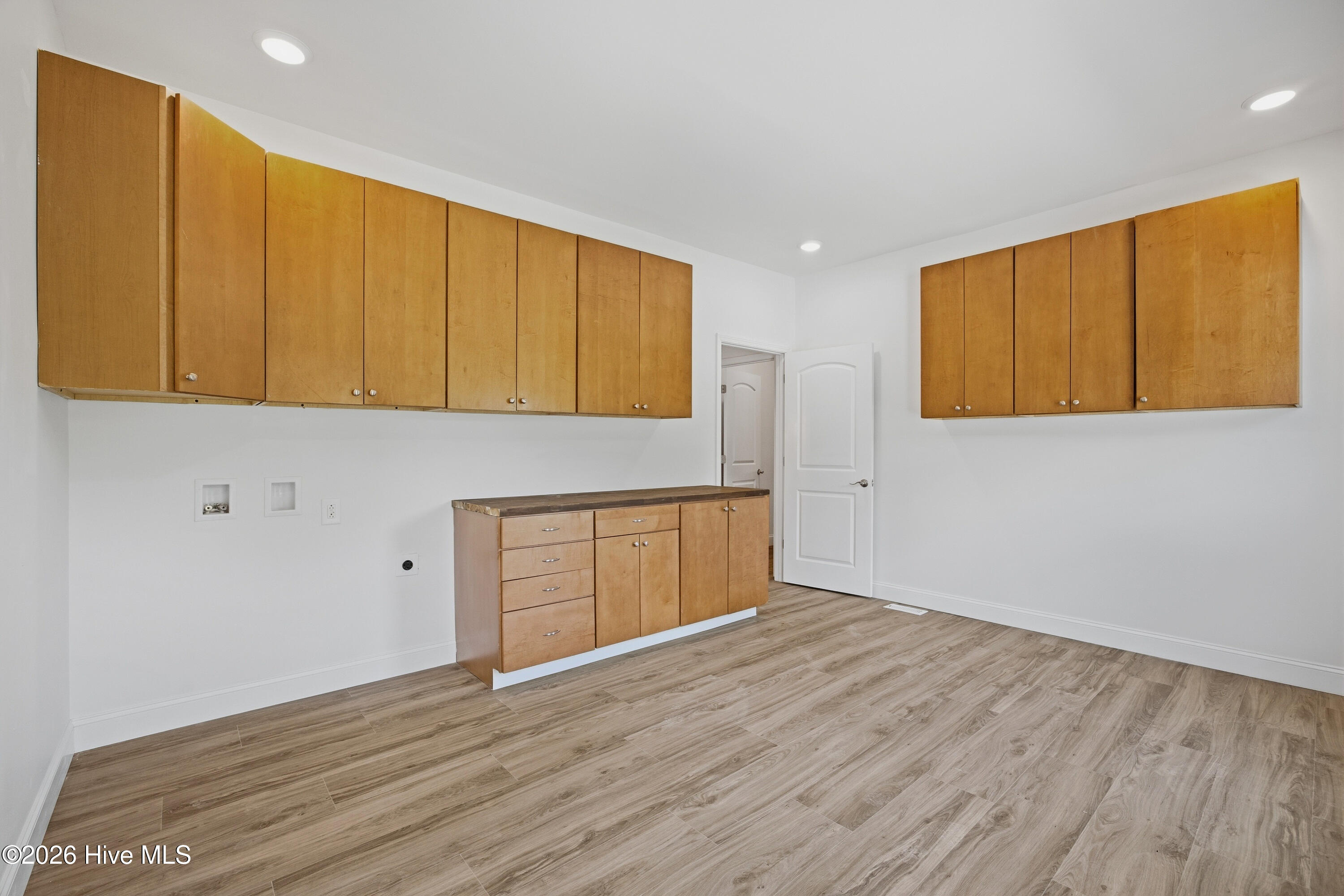 106 Elizabeth Way Court Property Photo 27