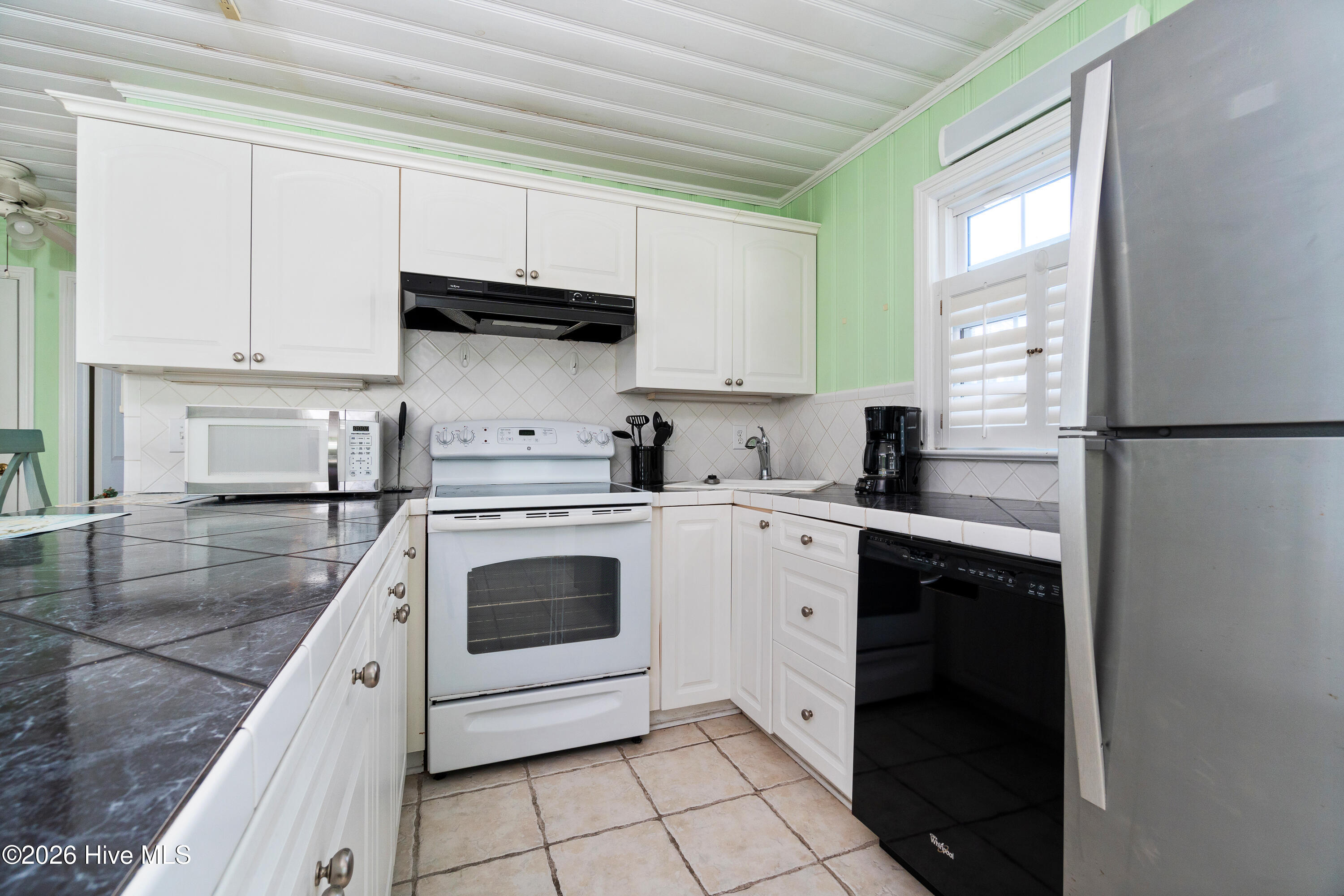 401 E Atlantic Boulevard Property Photo 11