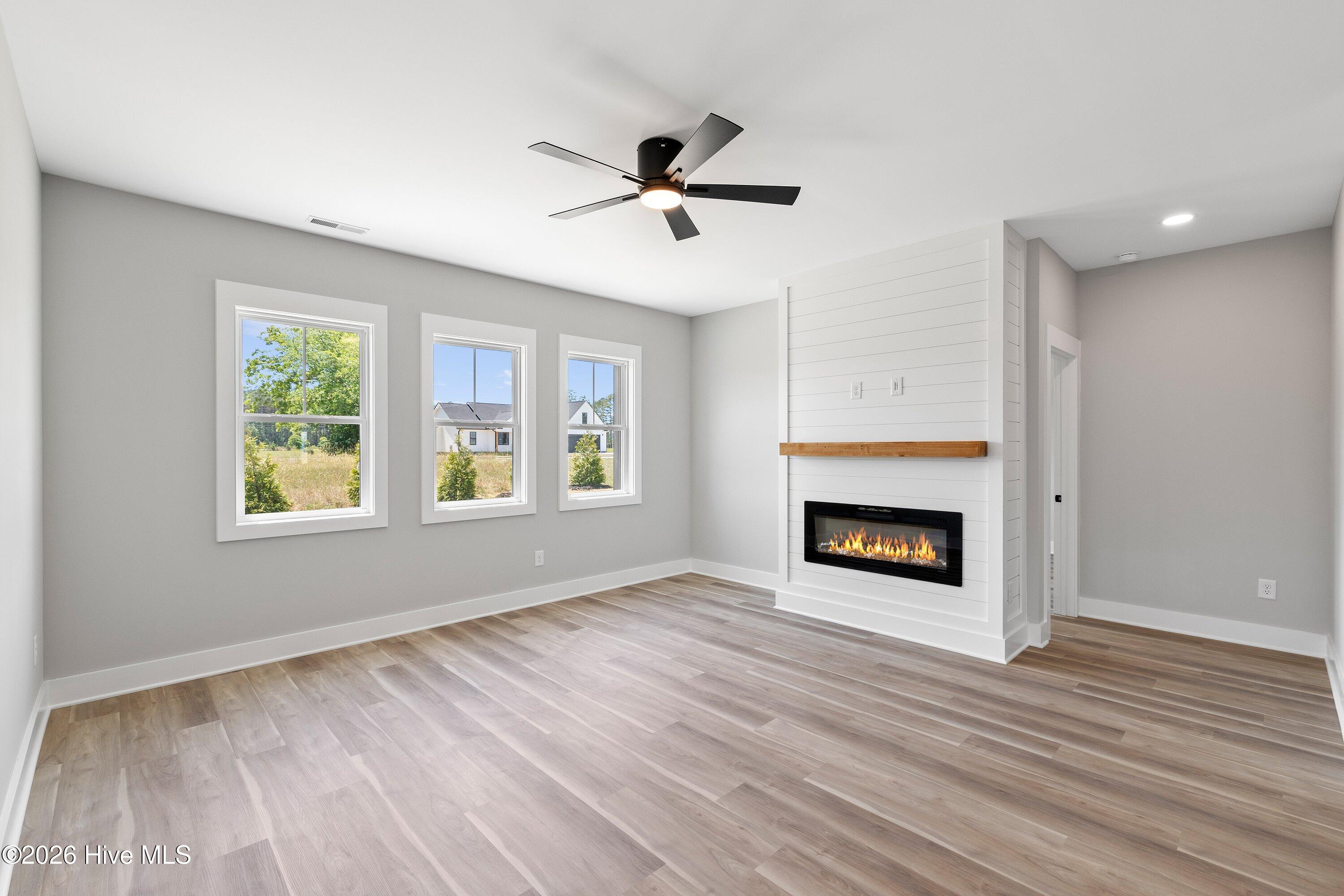 4401 Fairhaven Drive W Property Photo 9
