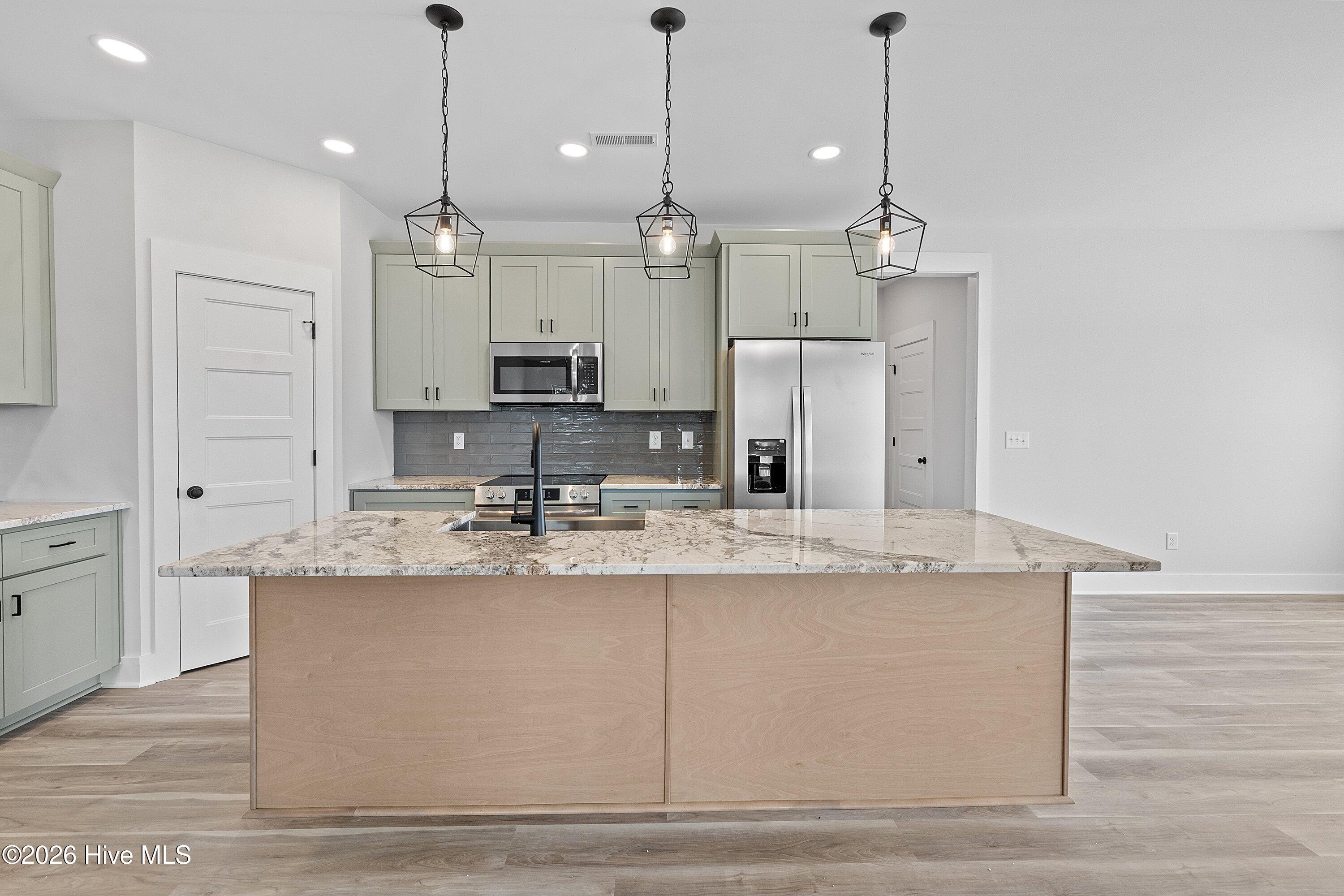 4501 Fairhaven Drive W Property Photo 8