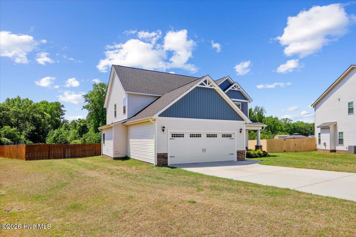 119 Auburn Bay Drive Property Photo 2