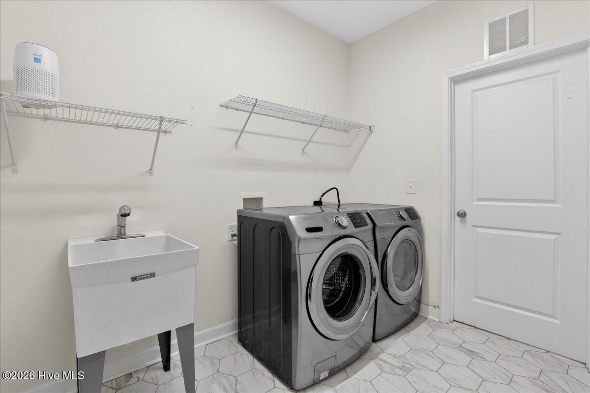 119 Auburn Bay Drive Property Photo 39