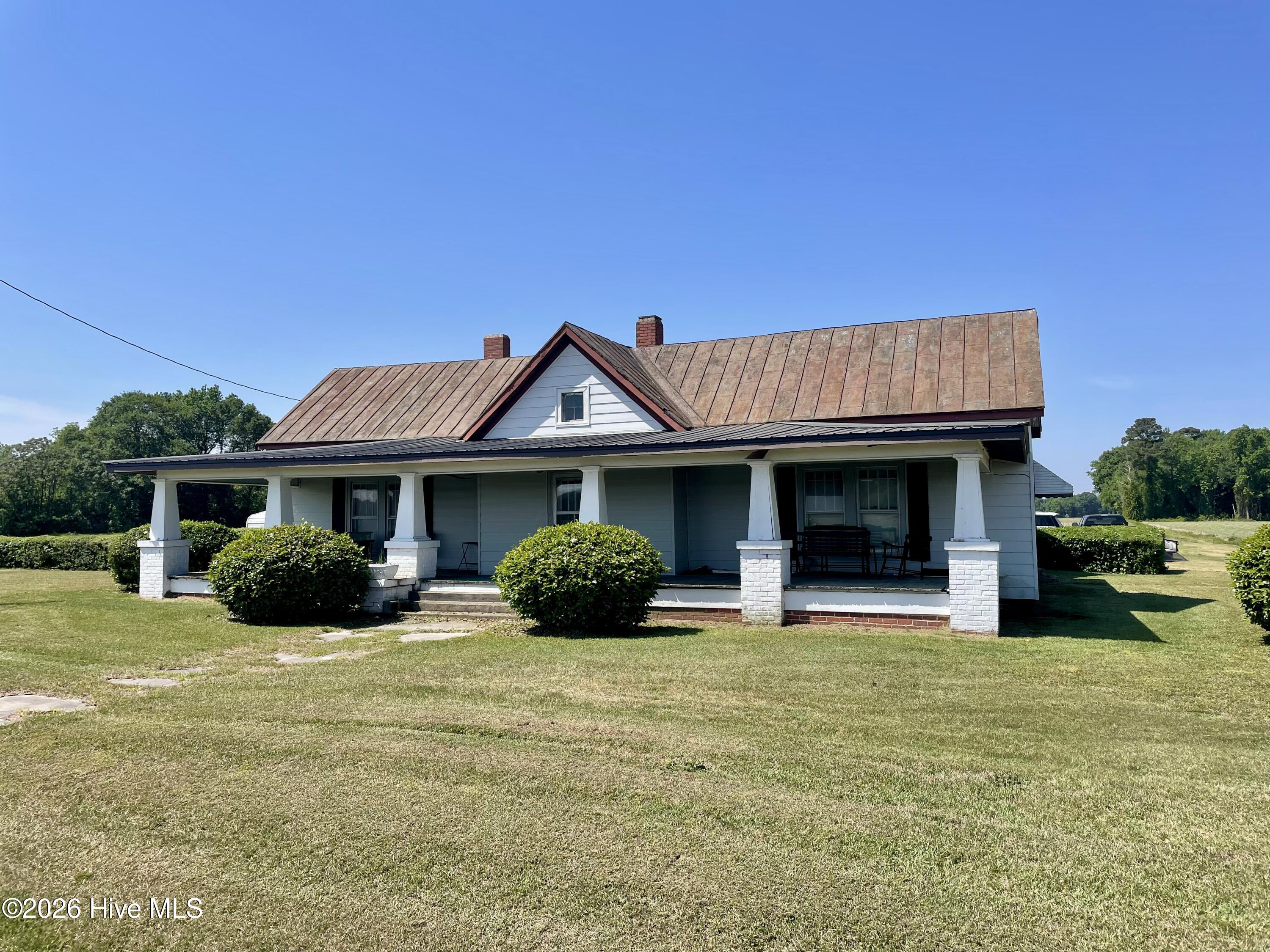 2880 Grantham School Road Property Photo 1