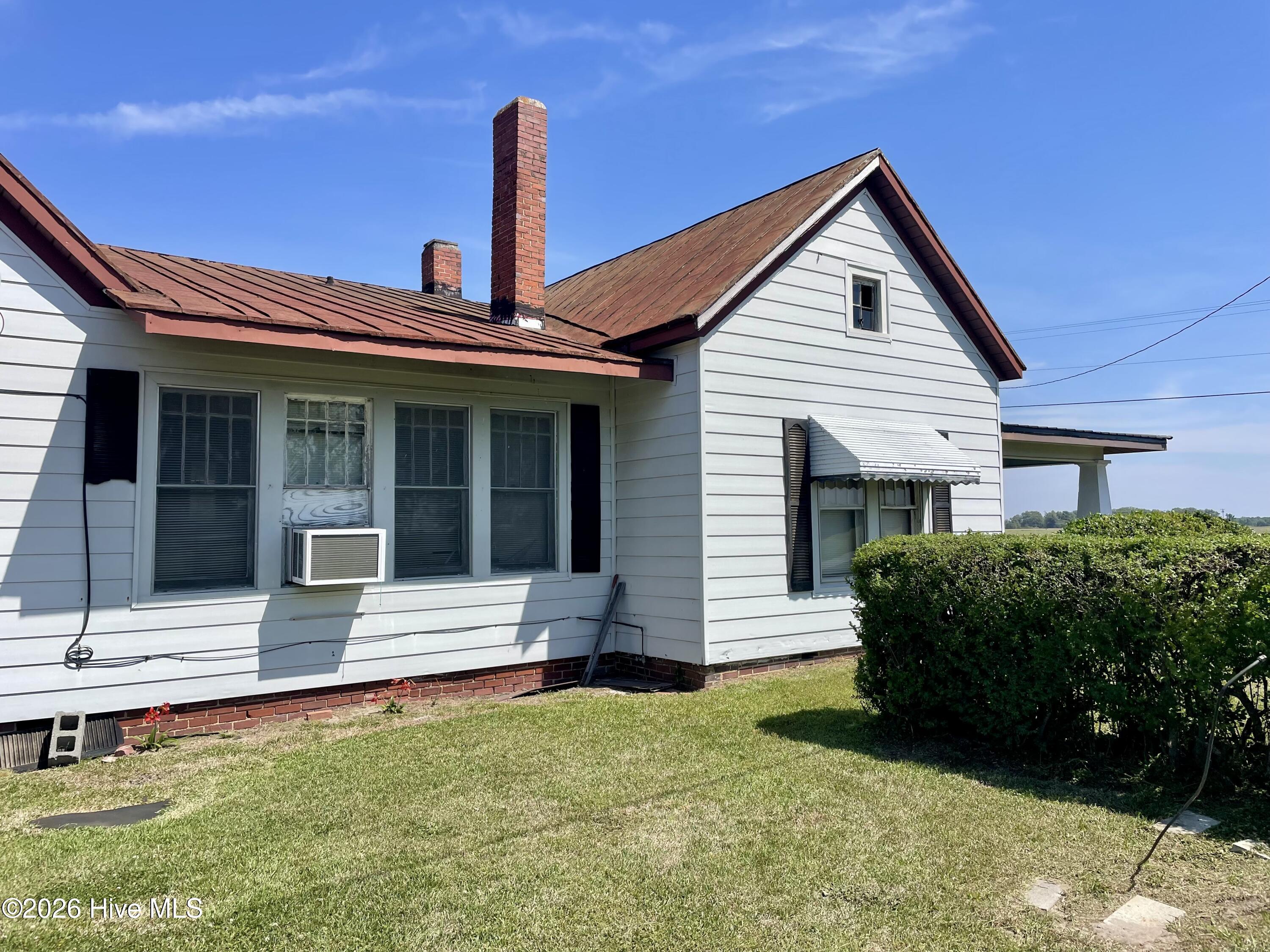 2880 Grantham School Road Property Photo 4