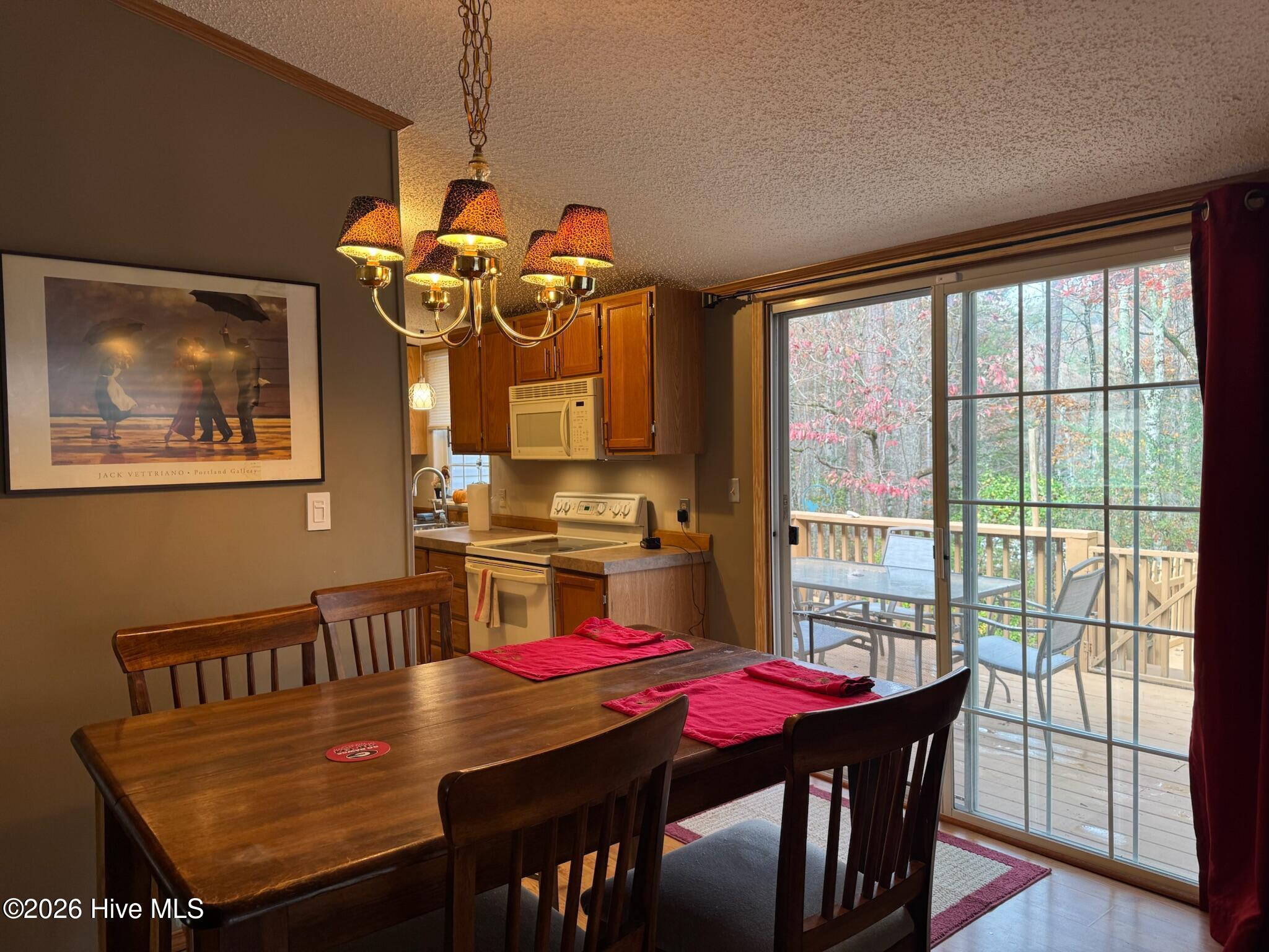 34 Towhee Lane Property Photo 11