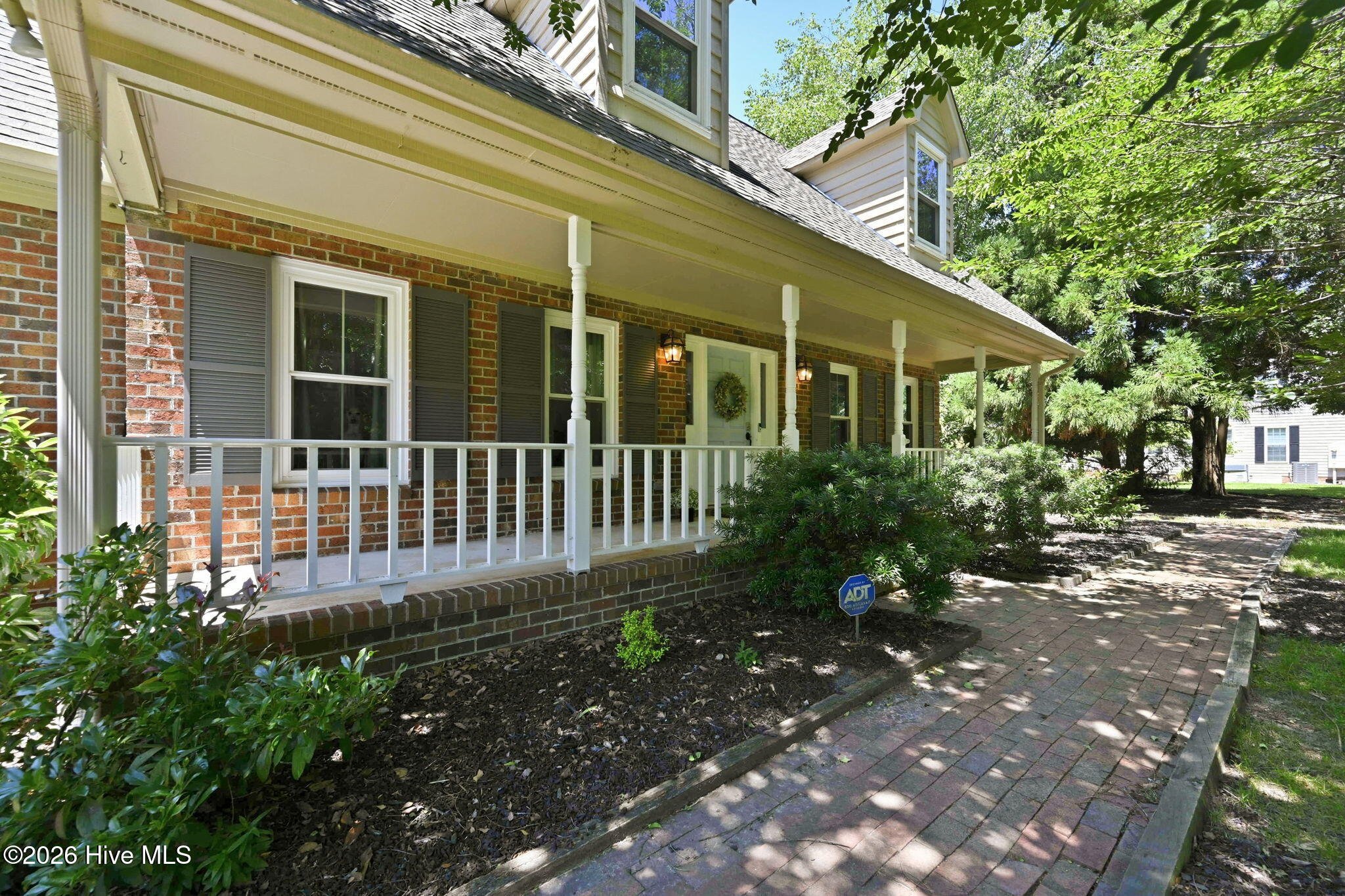 444 E Creekview Drive Property Photo 4