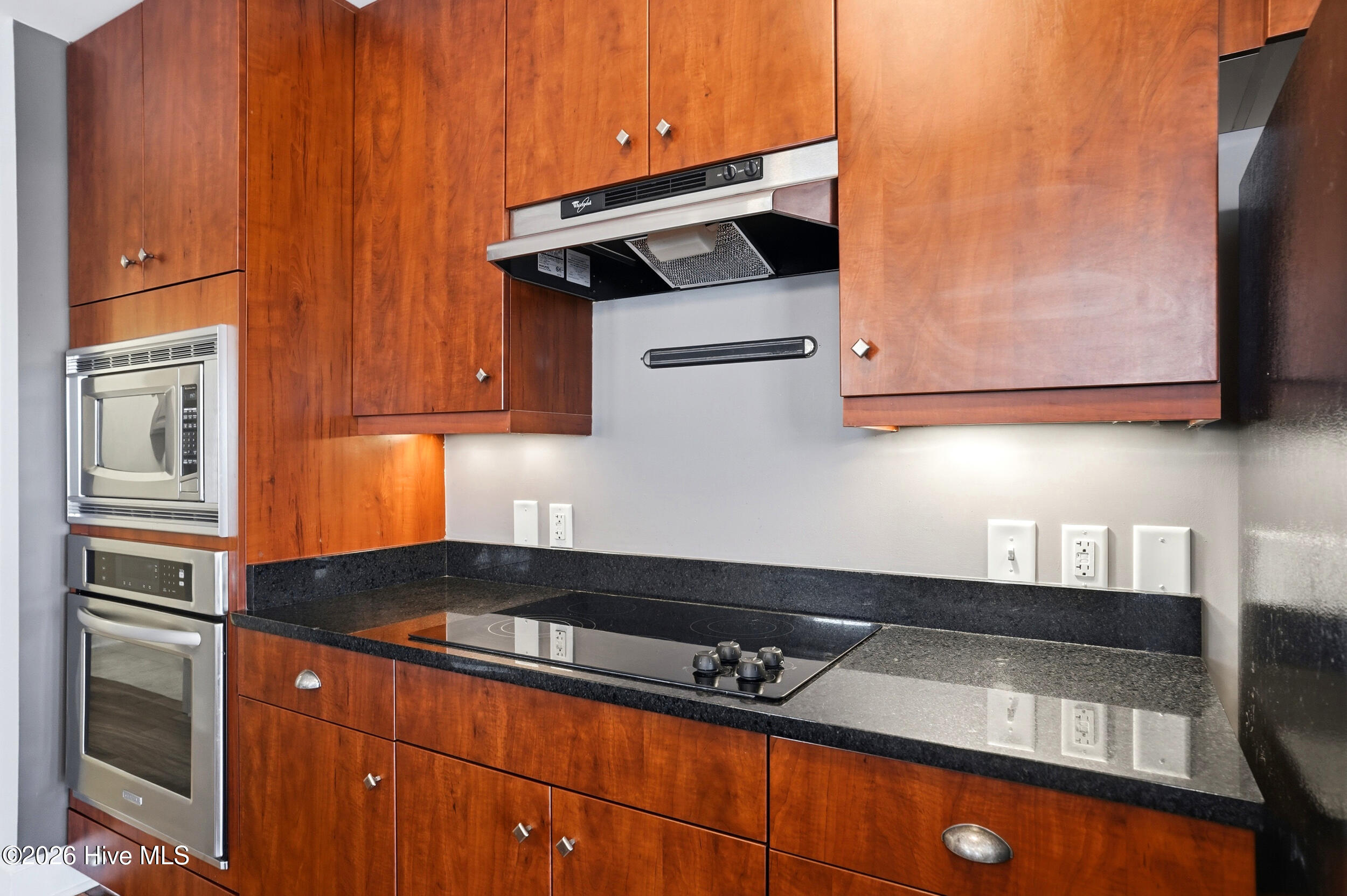 124 Walnut Street Apt 302 Property Photo 12