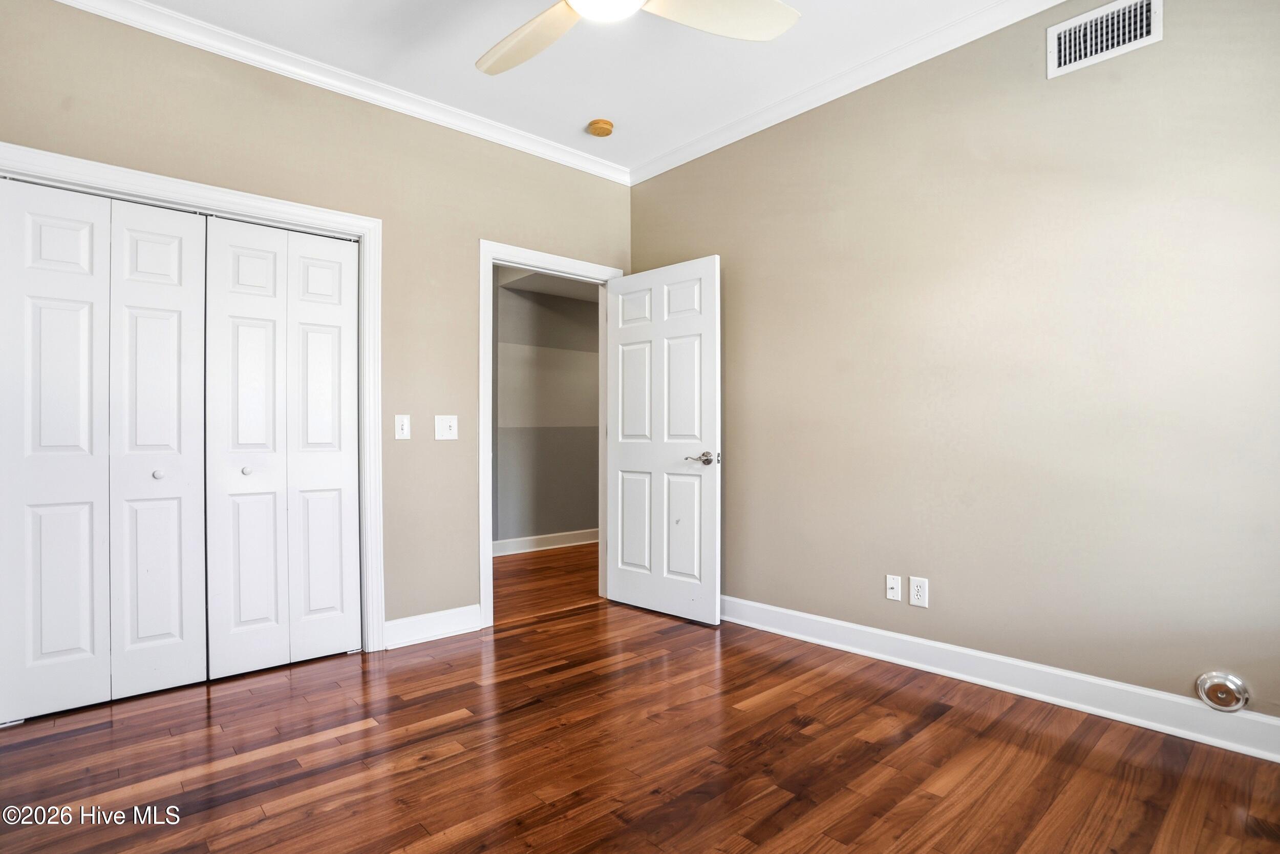 124 Walnut Street Apt 302 Property Photo 27