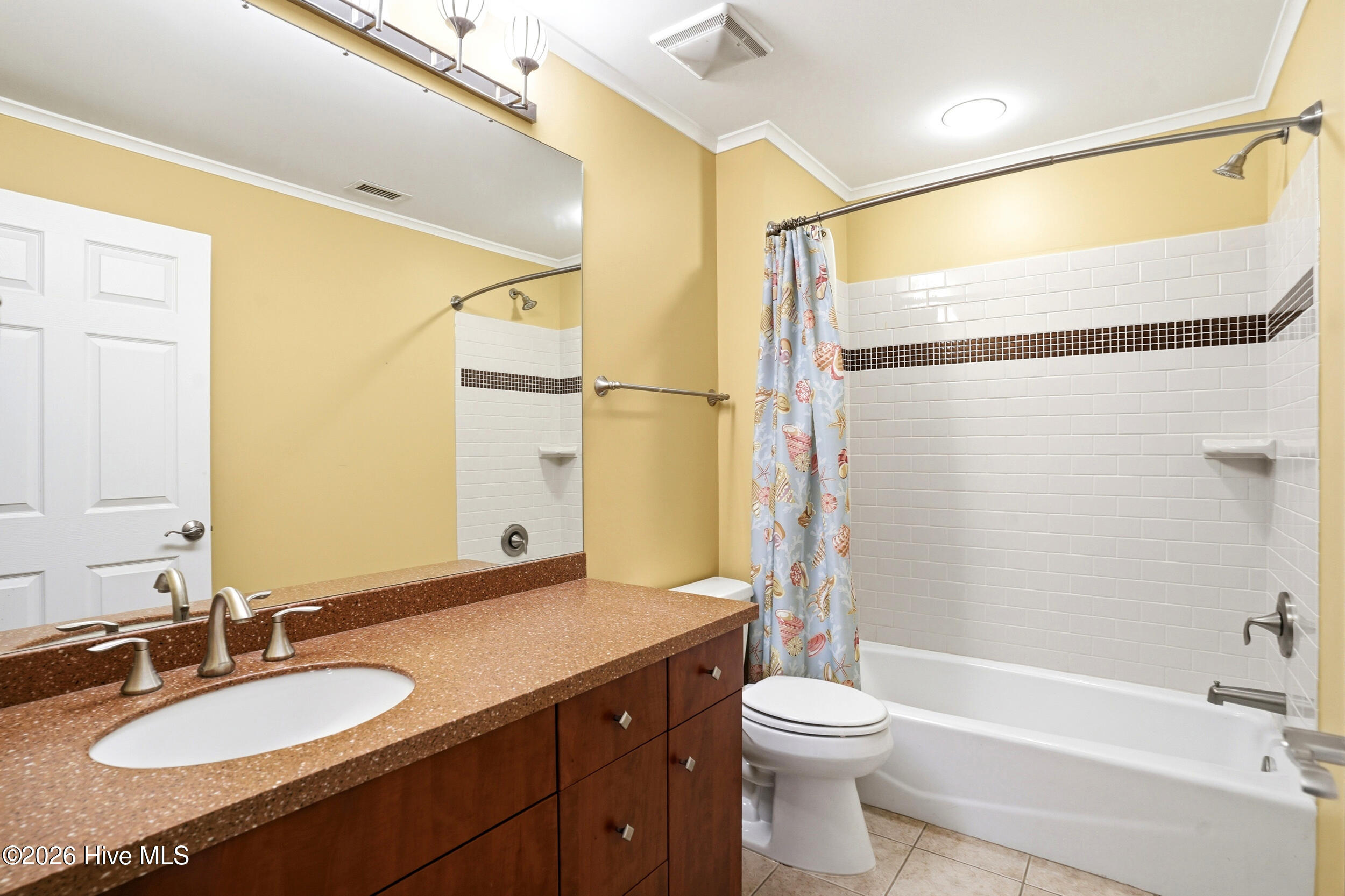 124 Walnut Street Apt 302 Property Photo 28