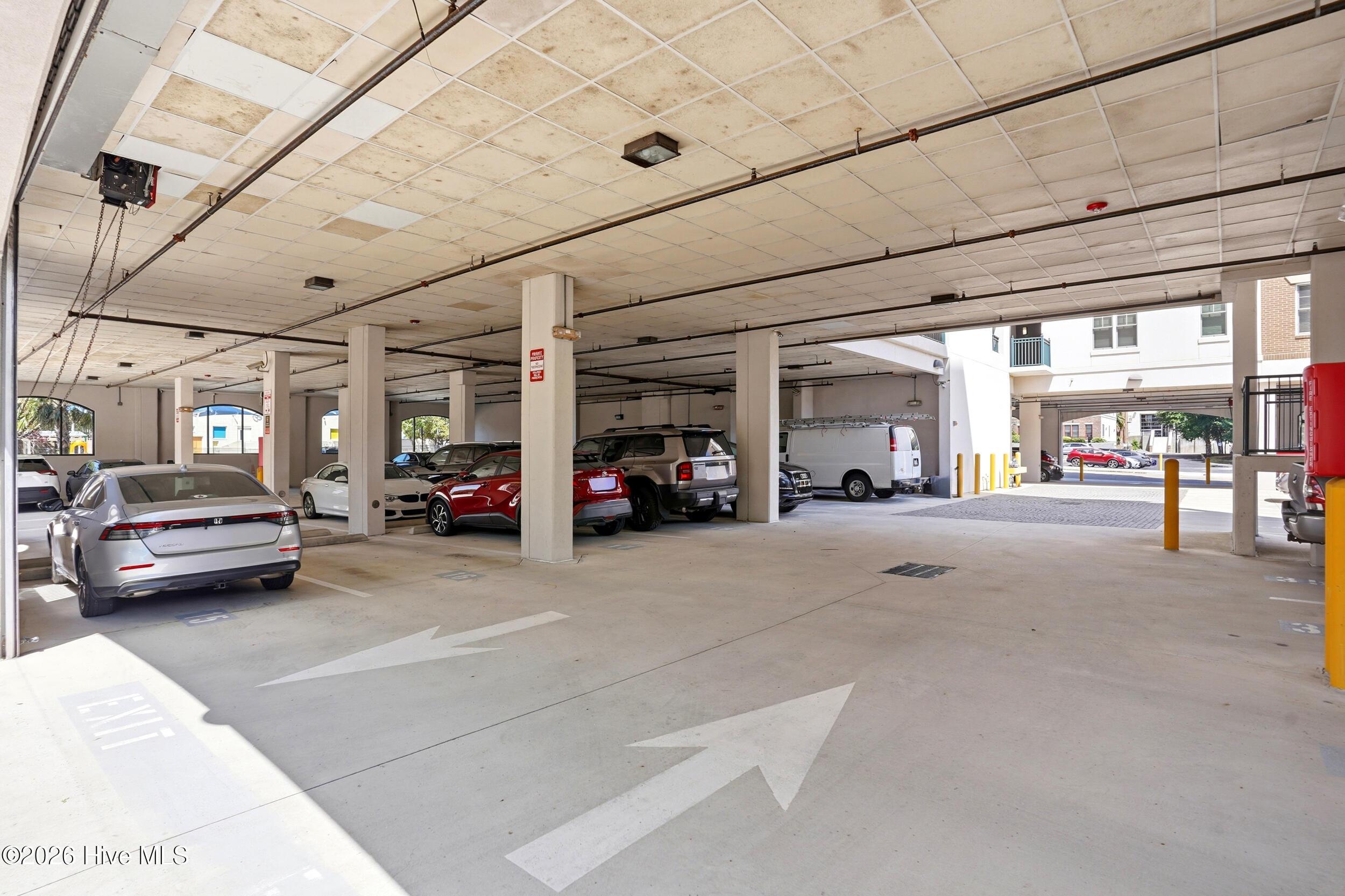 124 Walnut Street Apt 302 Property Photo 41