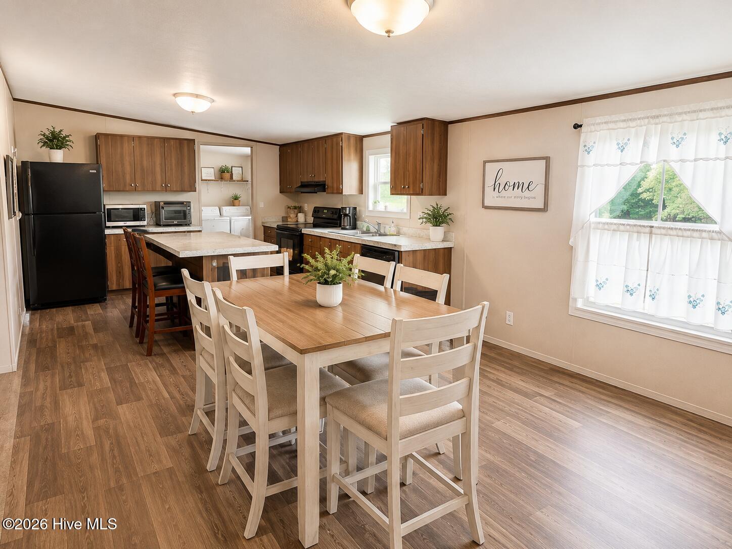6332 Pine Meadows Road Property Photo 6