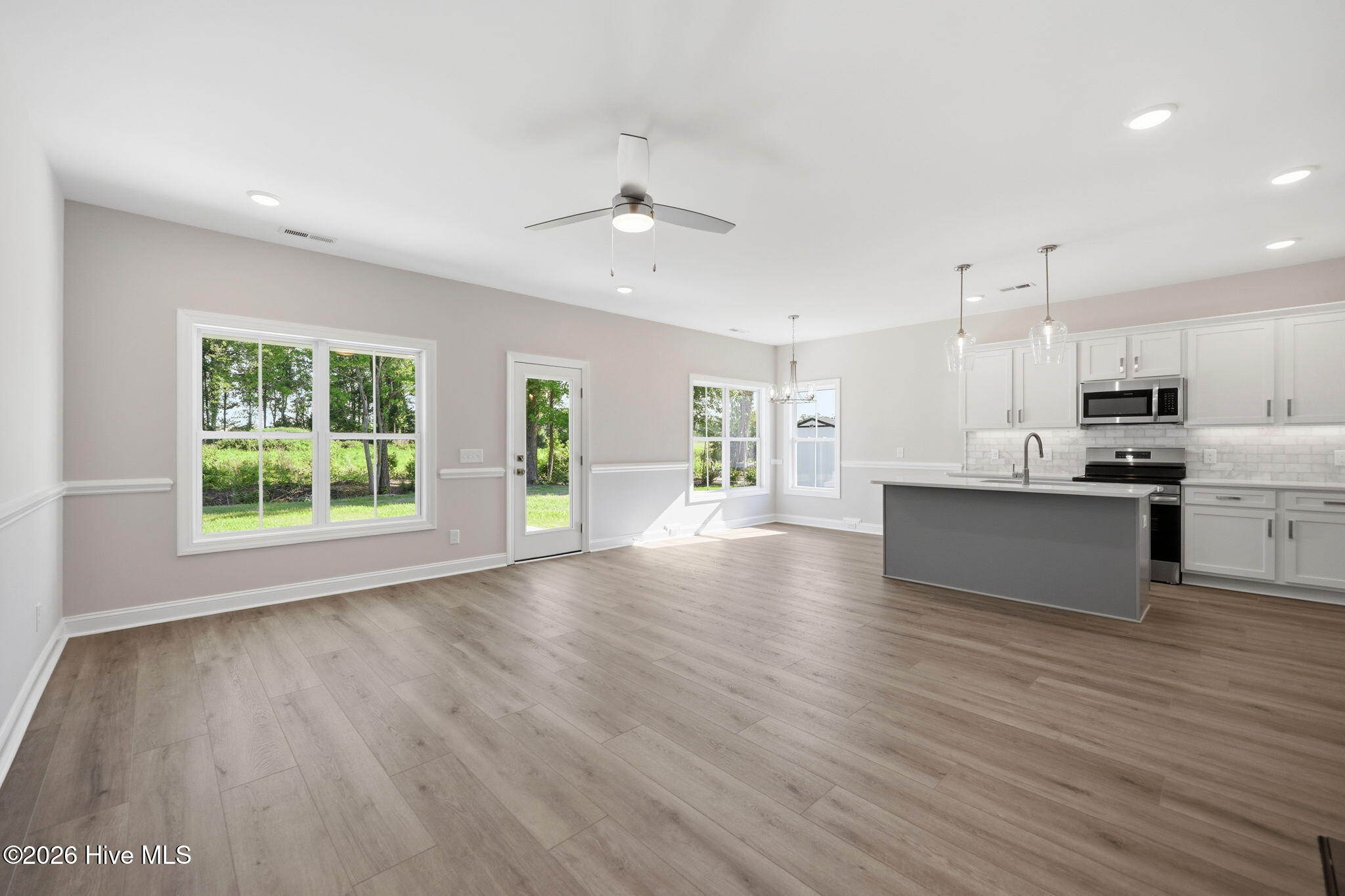 319 Mangrove Court Property Photo 3