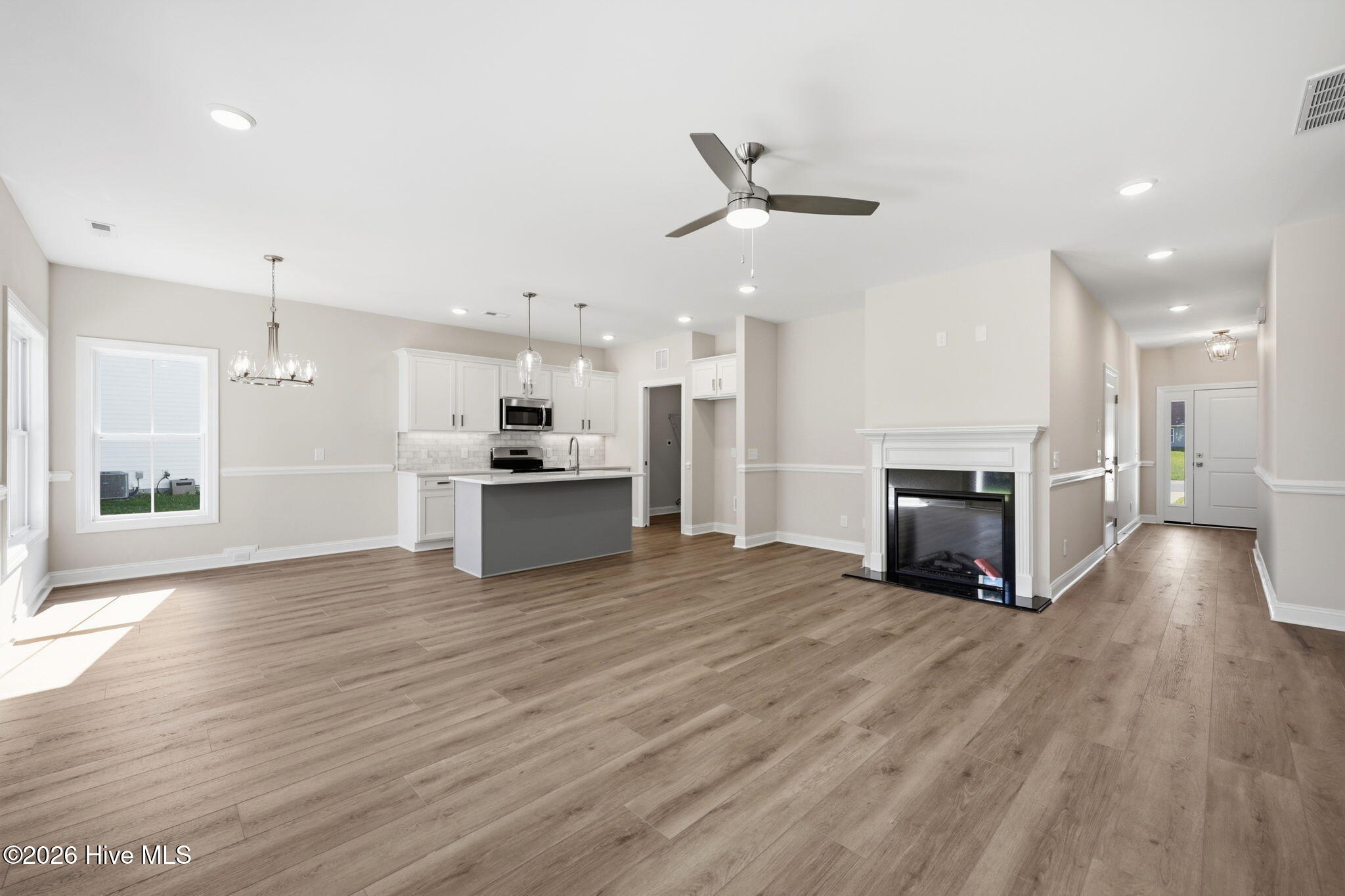 319 Mangrove Court Property Photo 6