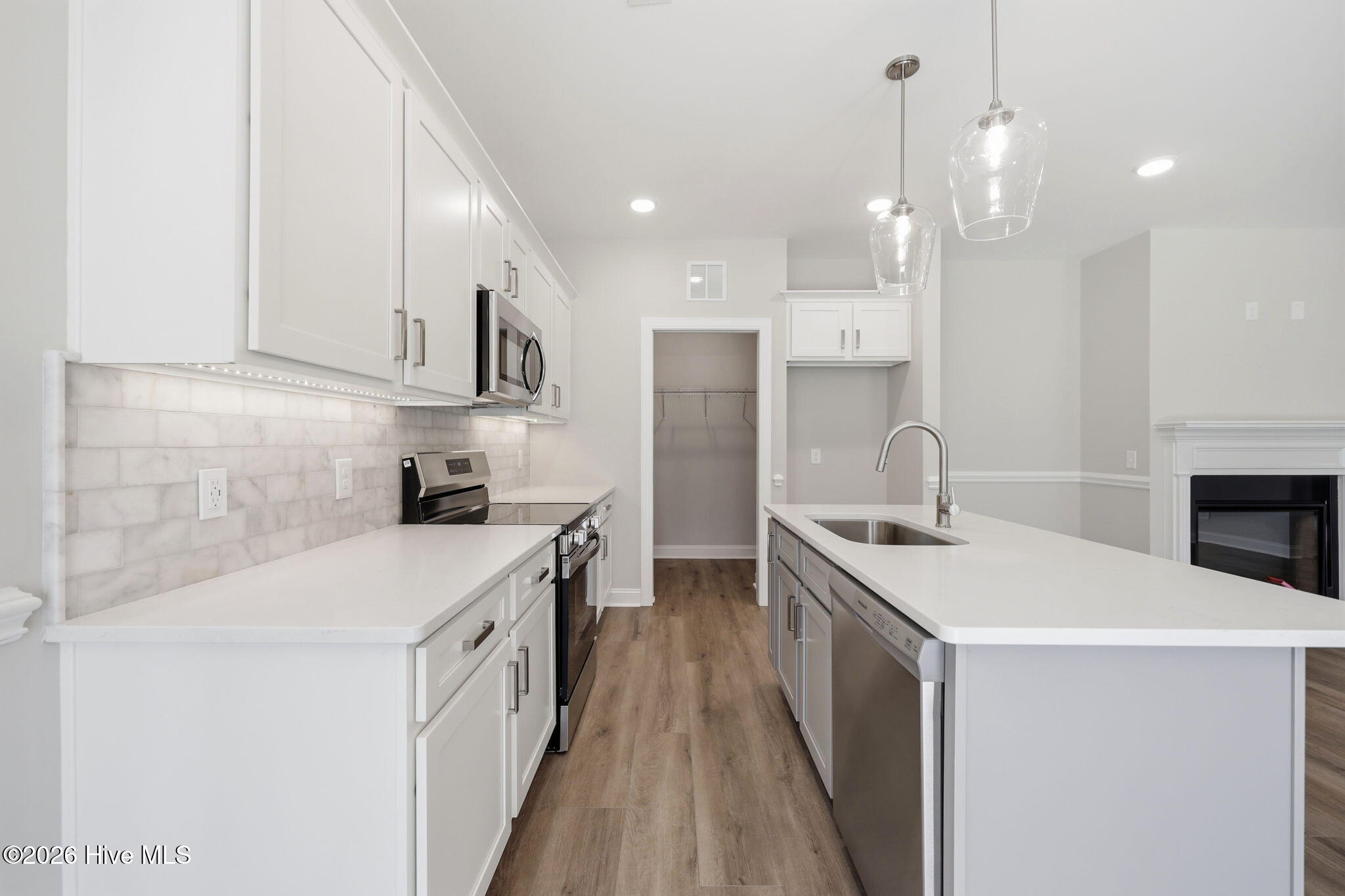 319 Mangrove Court Property Photo 9