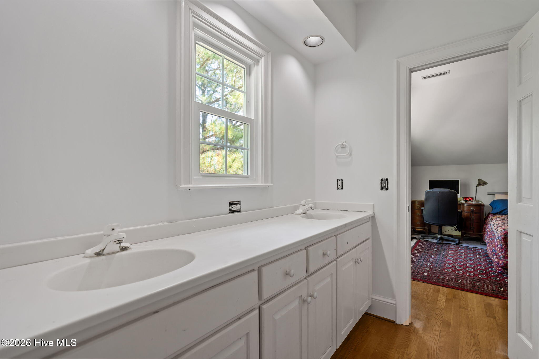 2112 Ascott Place Property Photo 43