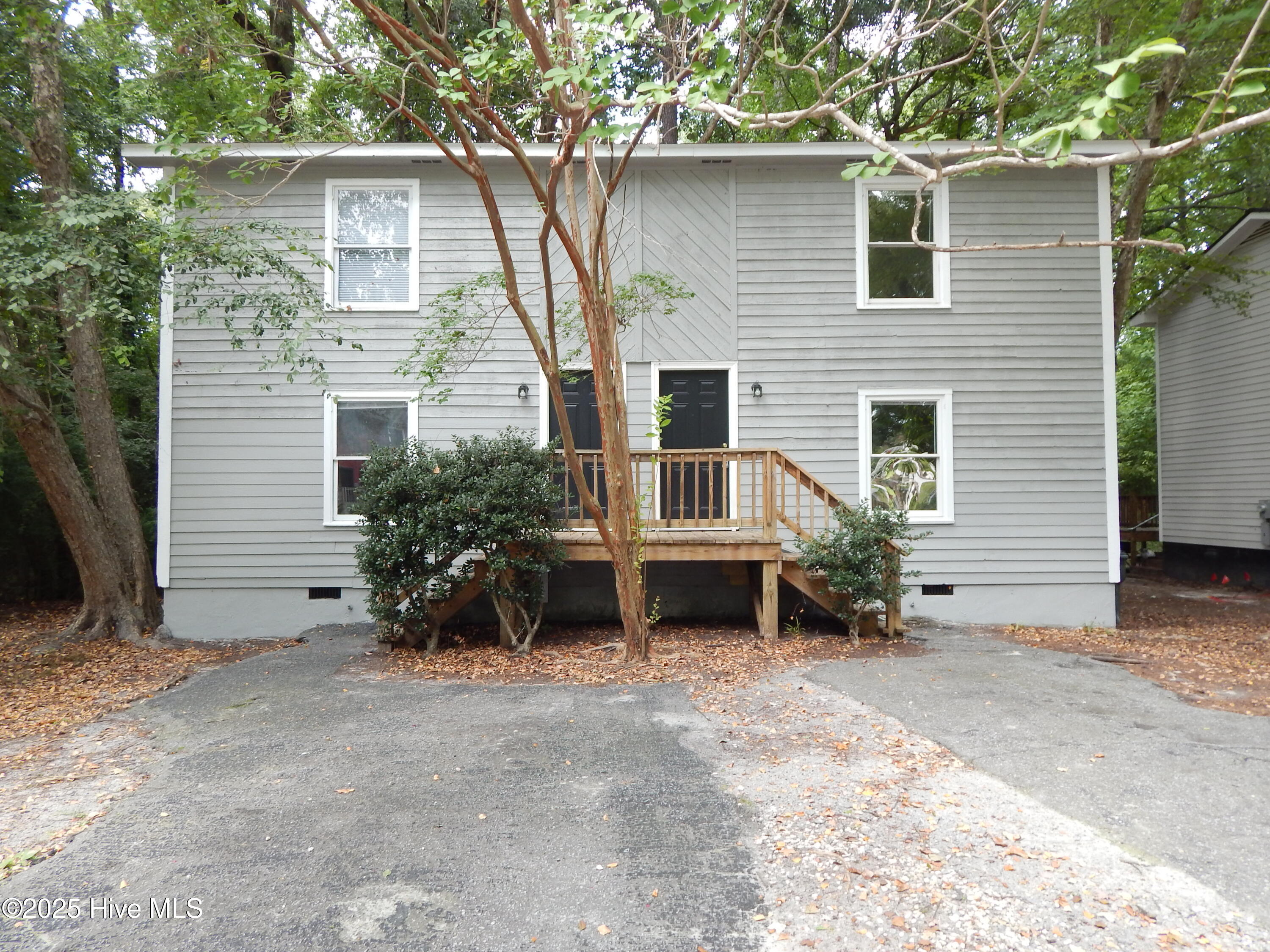 112 Ridge Place Property Photo 1