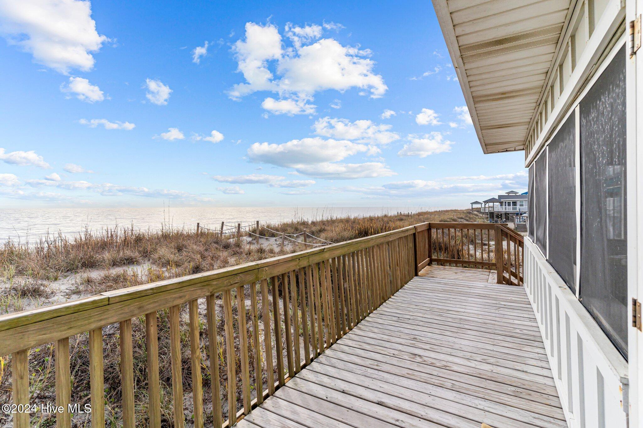 707 W Beach Drive Property Photo 8