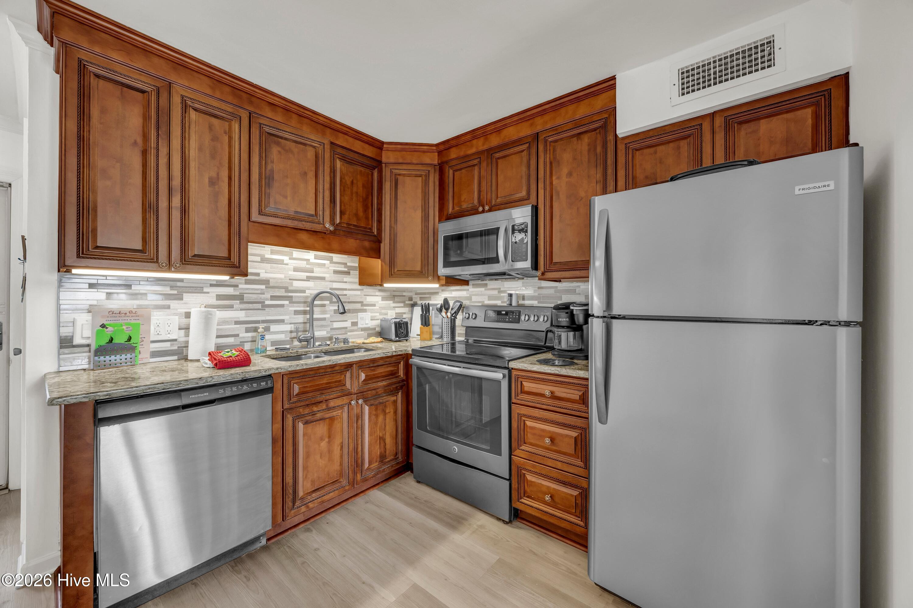 1404 Canal Drive Unit 25 Property Photo 2
