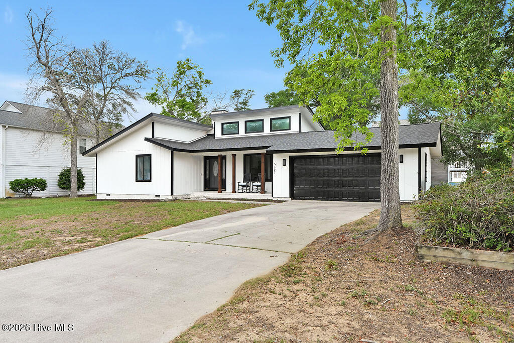 3307 E Oak Island Drive Property Photo 1