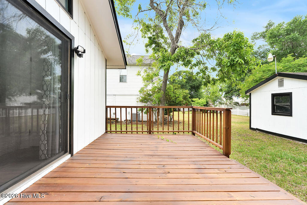 3307 E Oak Island Drive Property Photo 47