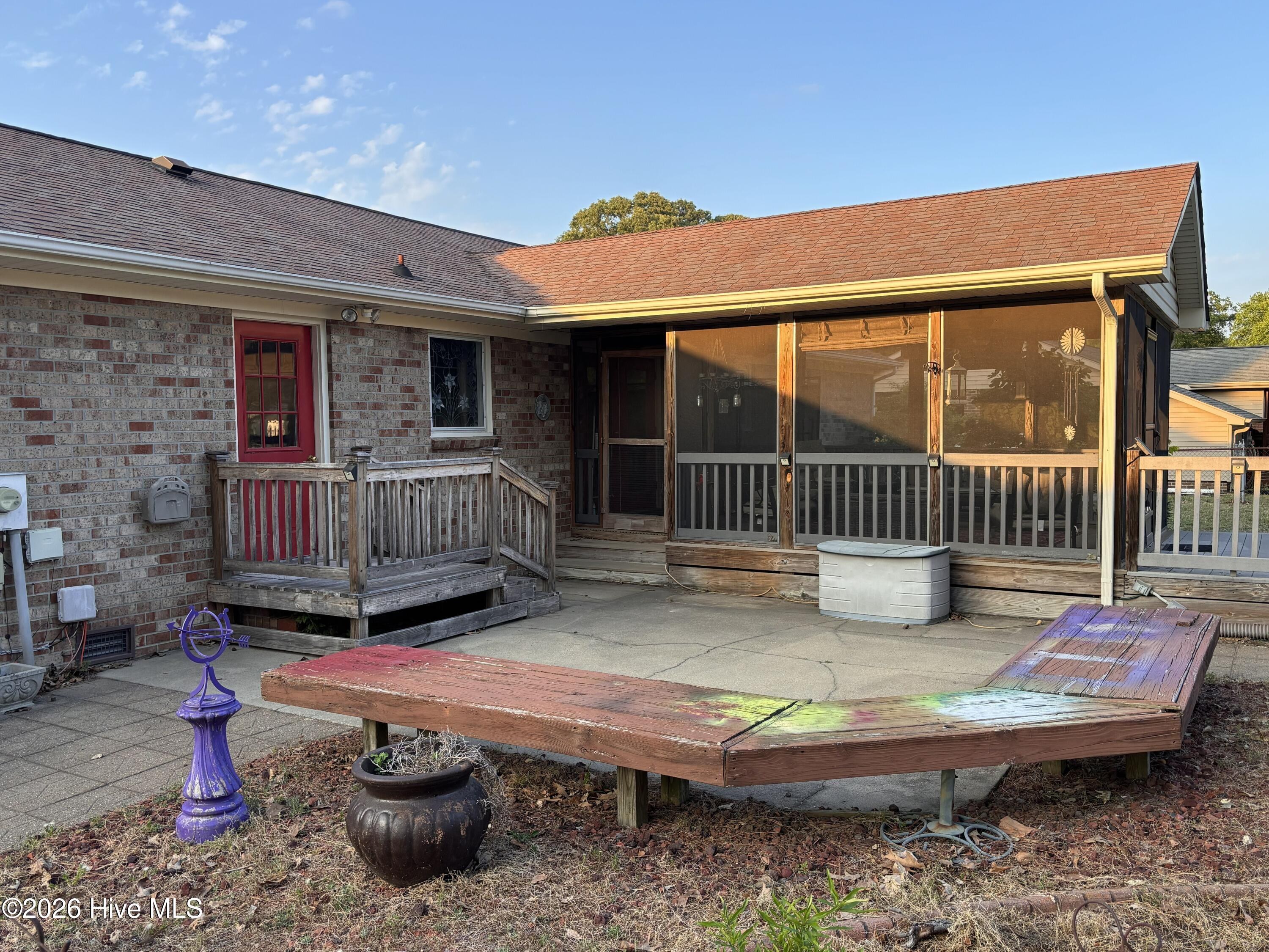 2485 Pine Knoll Drive Property Photo 3