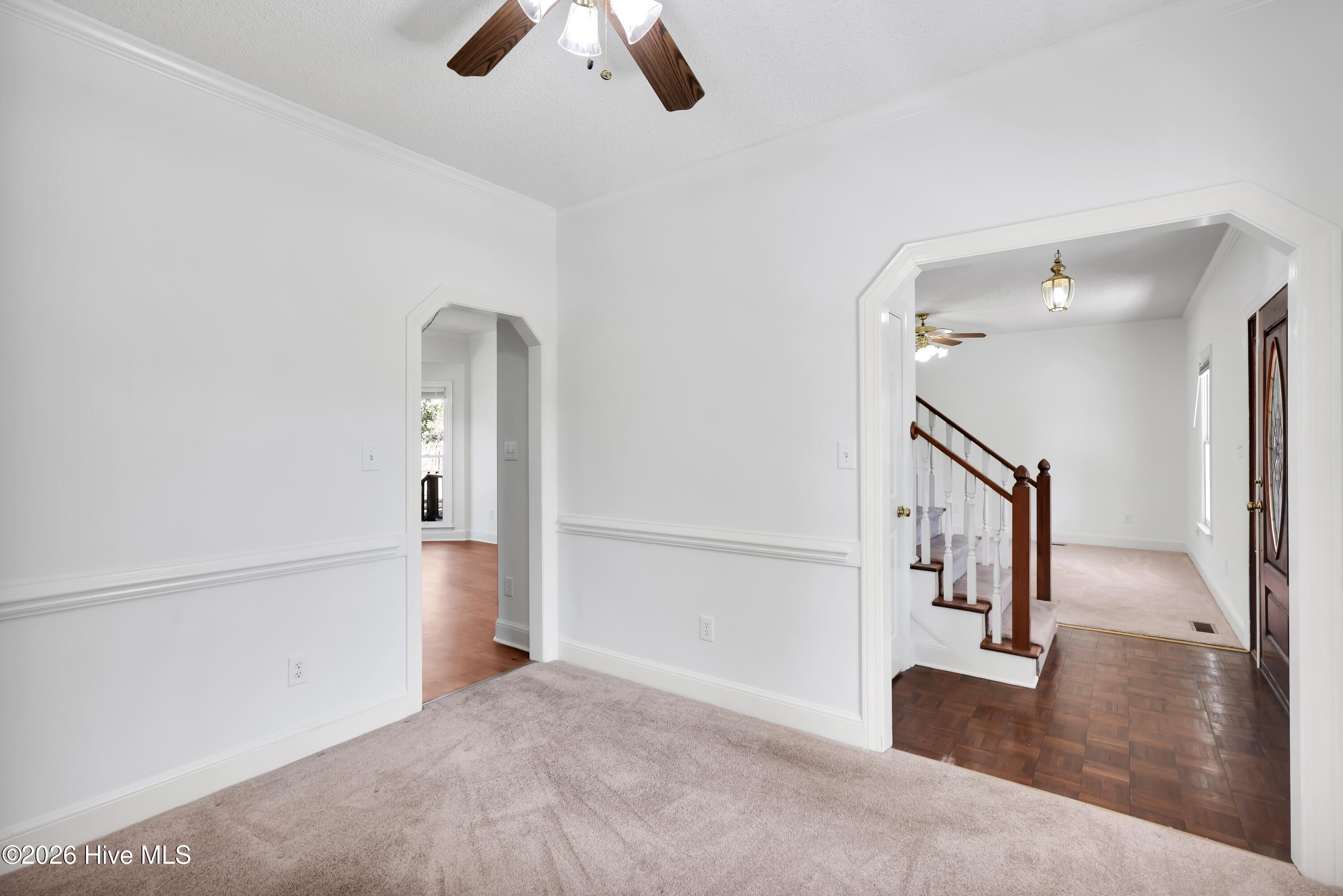 4927 Woodcrest Drive Property Photo 11