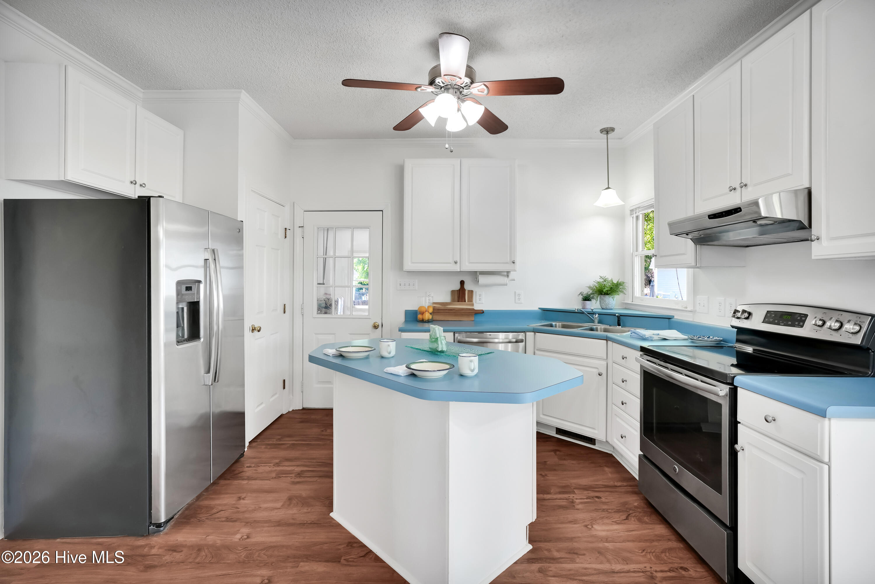 4927 Woodcrest Drive Property Photo 17