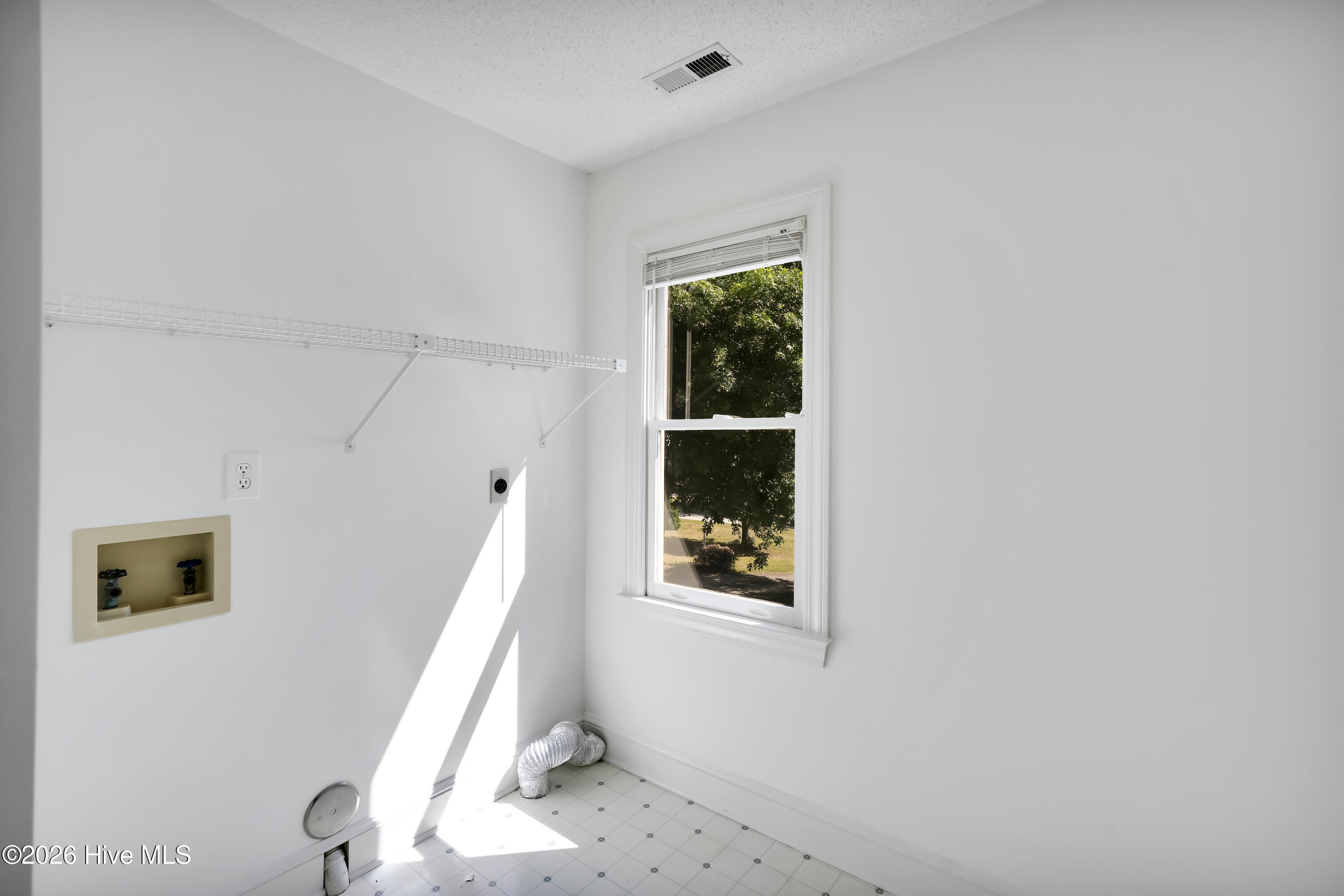 4927 Woodcrest Drive Property Photo 31