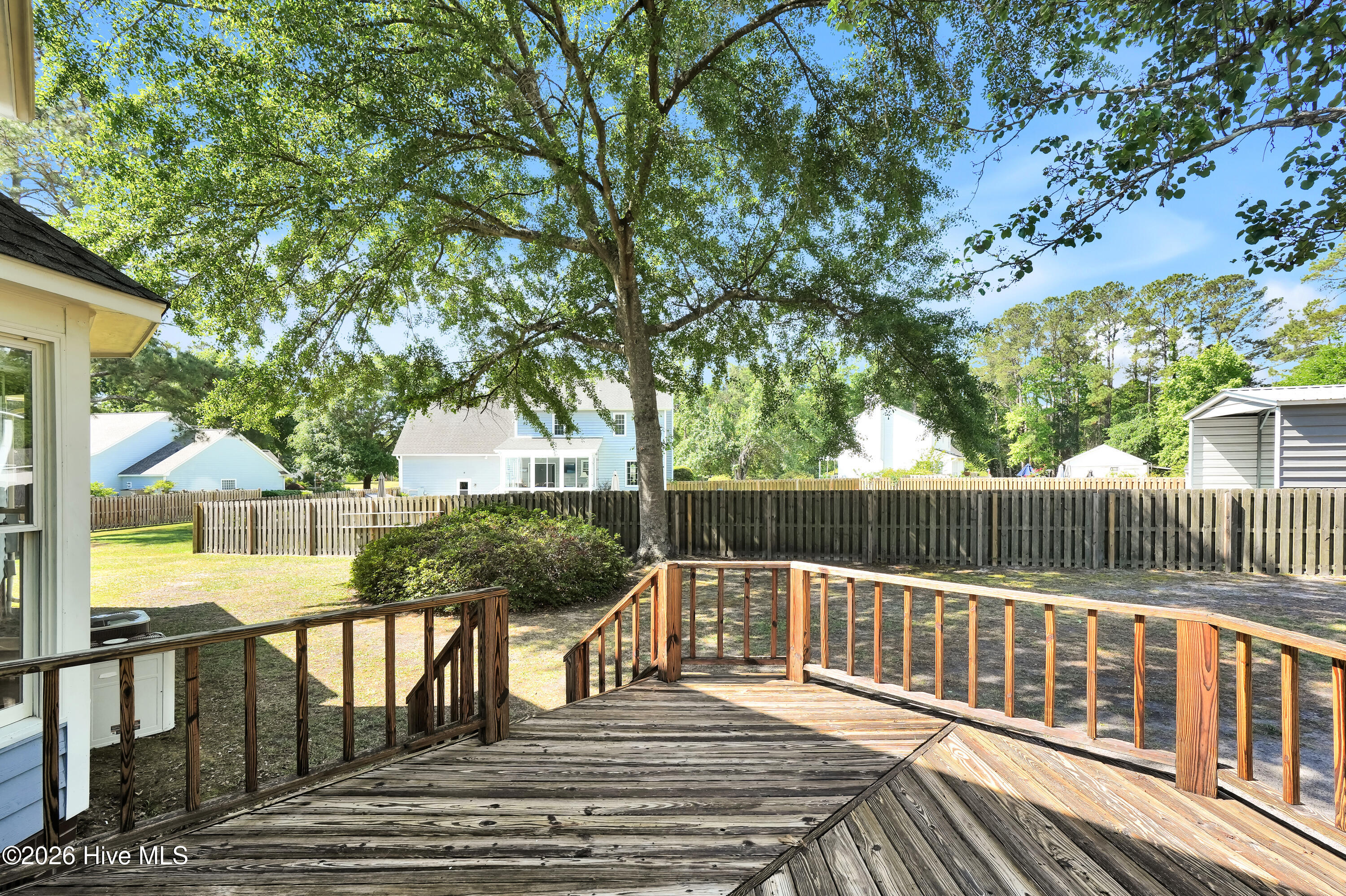 4927 Woodcrest Drive Property Photo 38