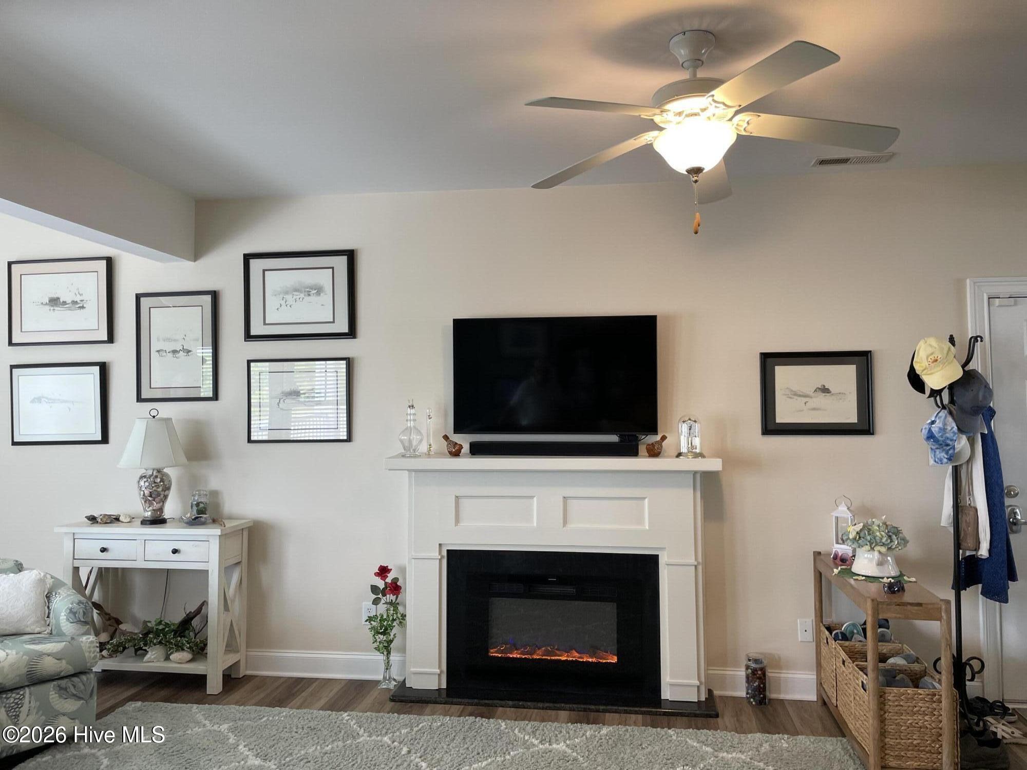 417 Captains Cove Unit D Property Photo 10