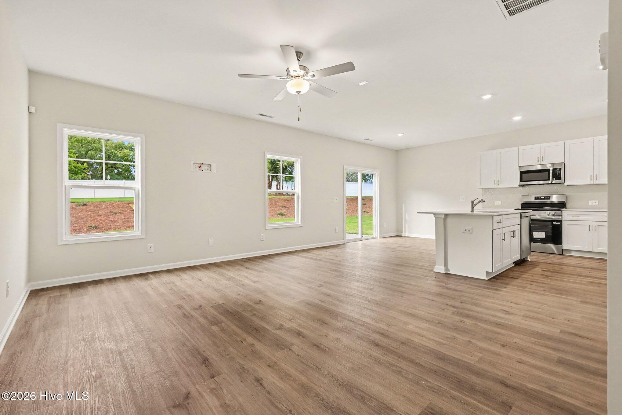 109 Crossvine Street Property Photo 5