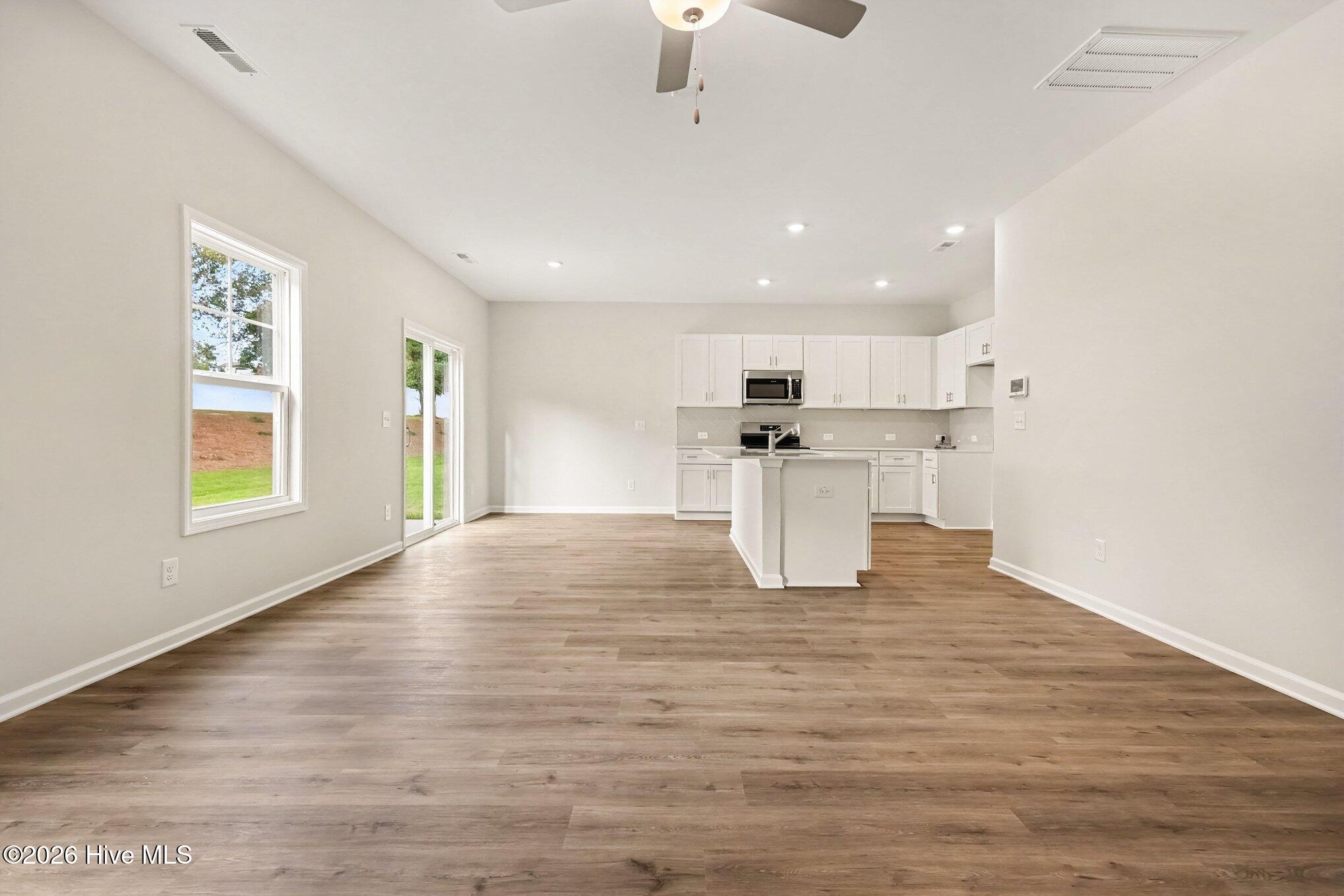 109 Crossvine Street Property Photo 6