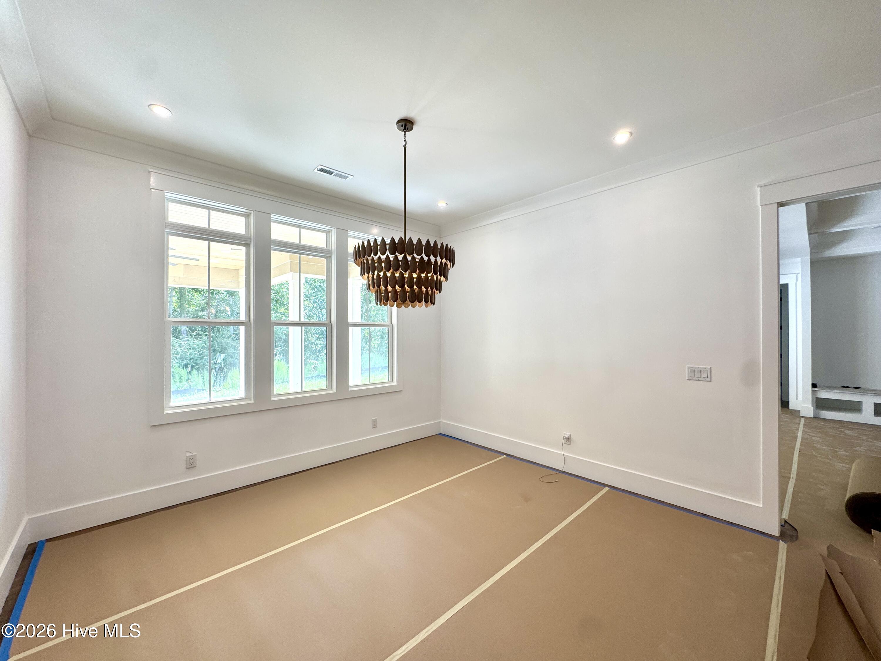 126 W Scarborough Court Property Photo 4