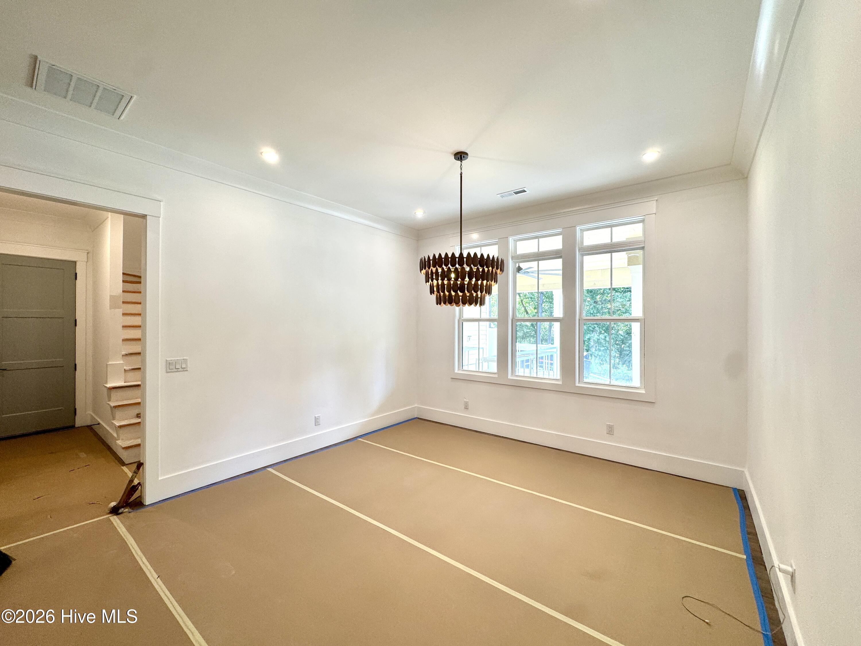 126 W Scarborough Court Property Photo 5