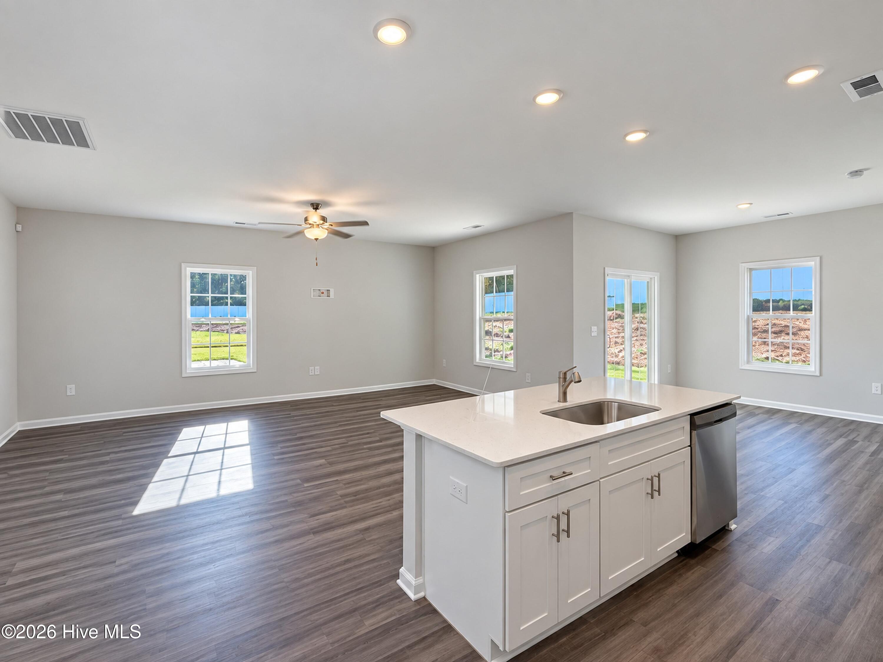 127 Crossvine Street Property Photo 8