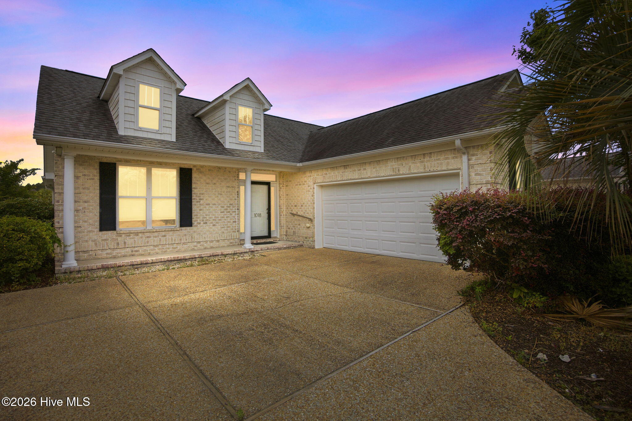 1018 Garden Club Way Property Photo 1