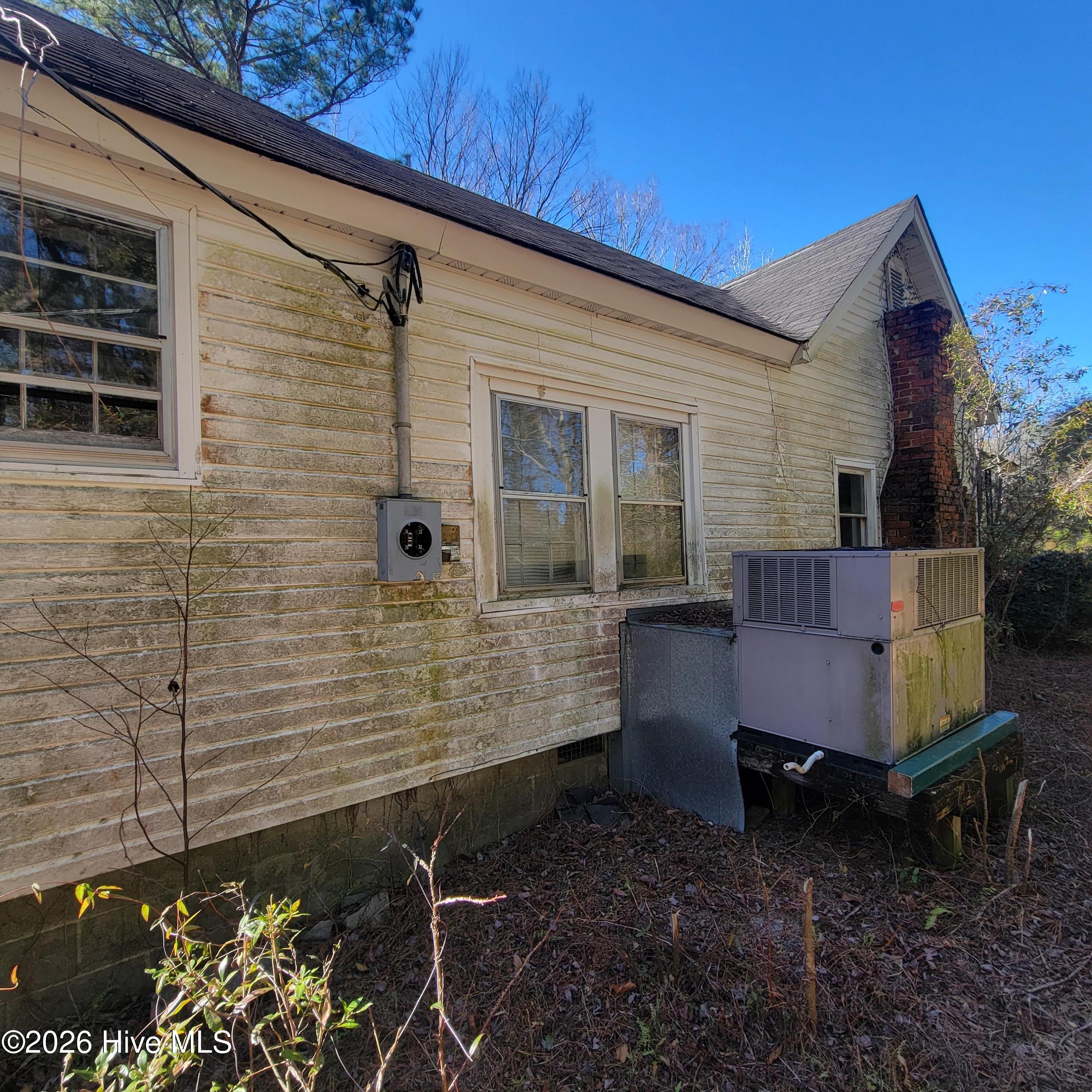 2105 Nc Highway 53 E Property Photo 5
