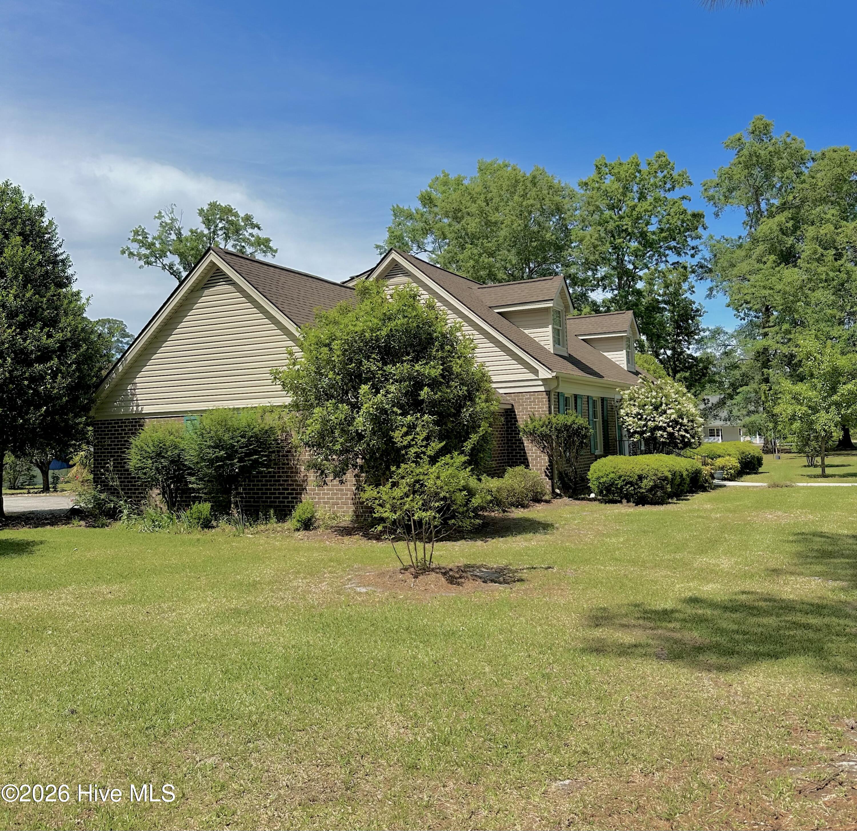 407 4th Street Property Photo 2