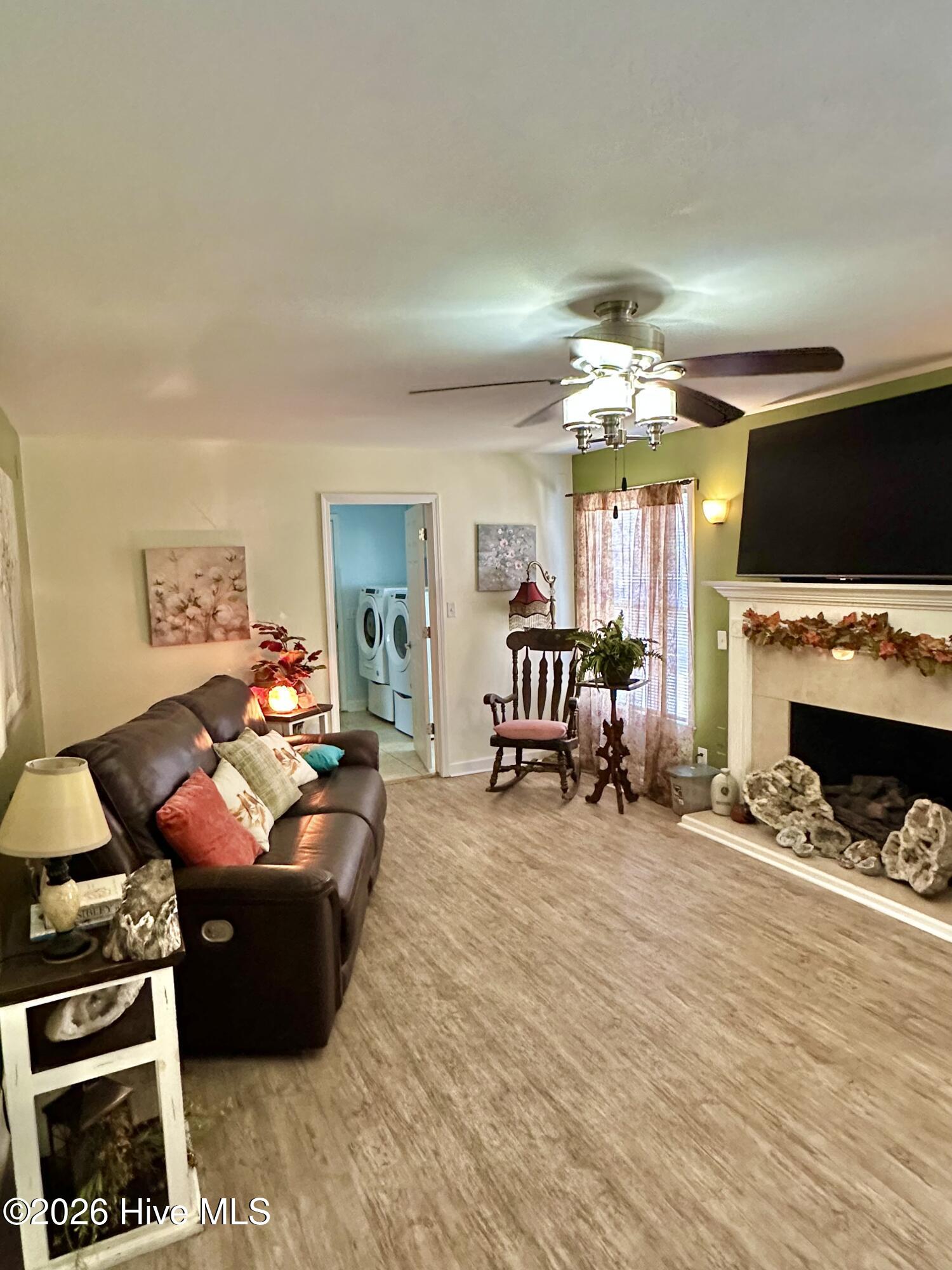 407 4th Street Property Photo 9