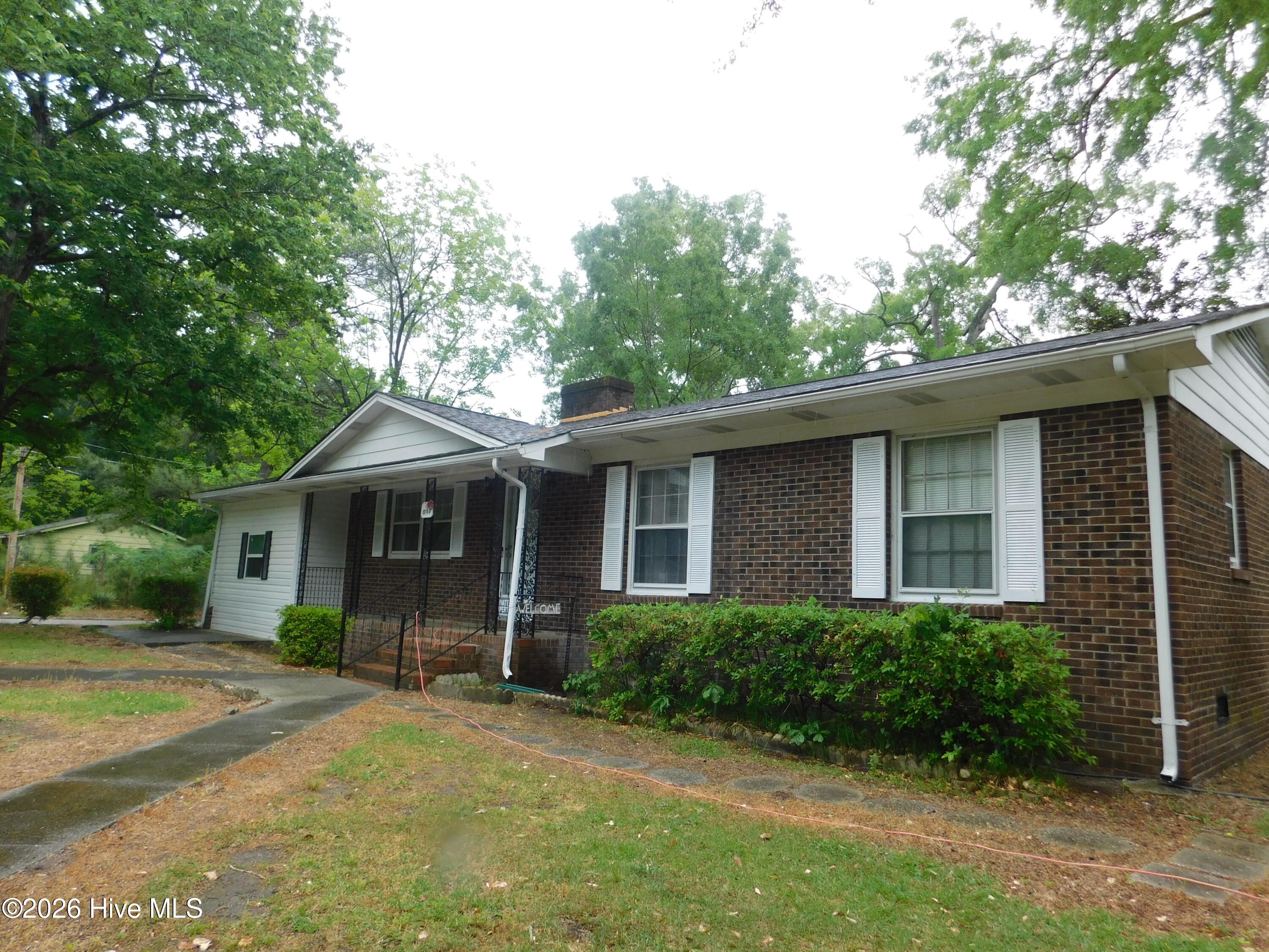 1003 Raleigh Street Property Photo 2