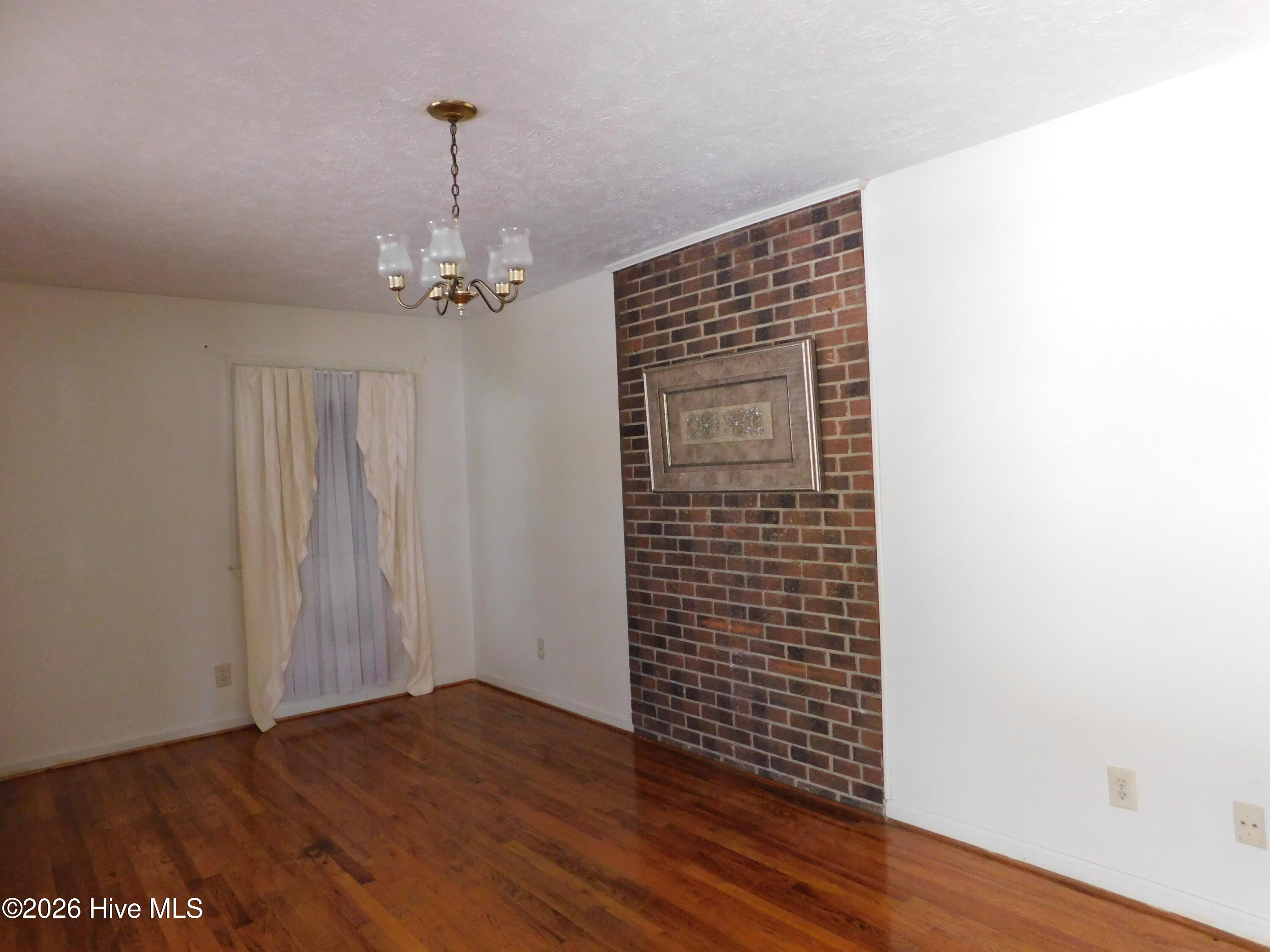 1003 Raleigh Street Property Photo 3