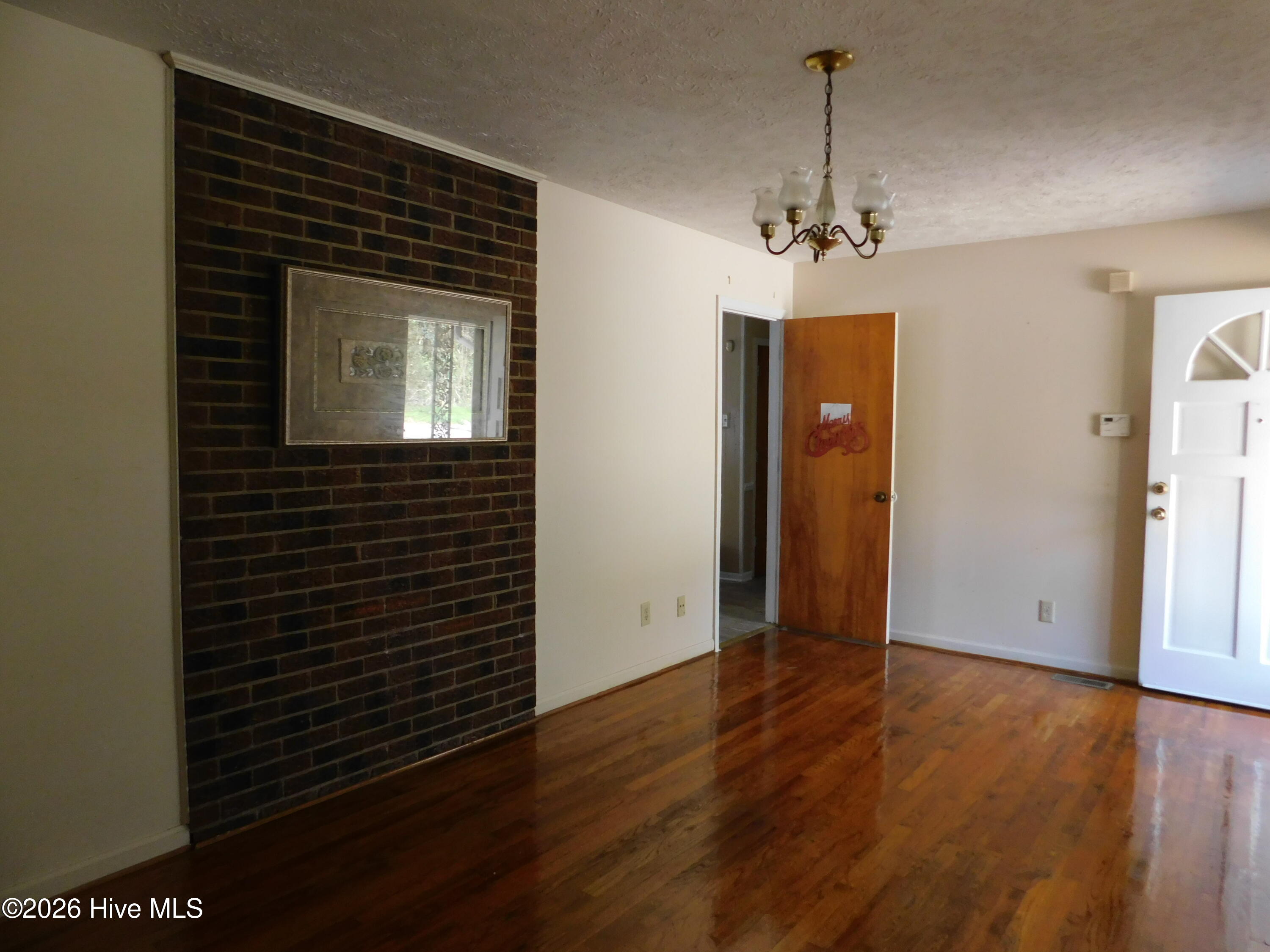 1003 Raleigh Street Property Photo 4