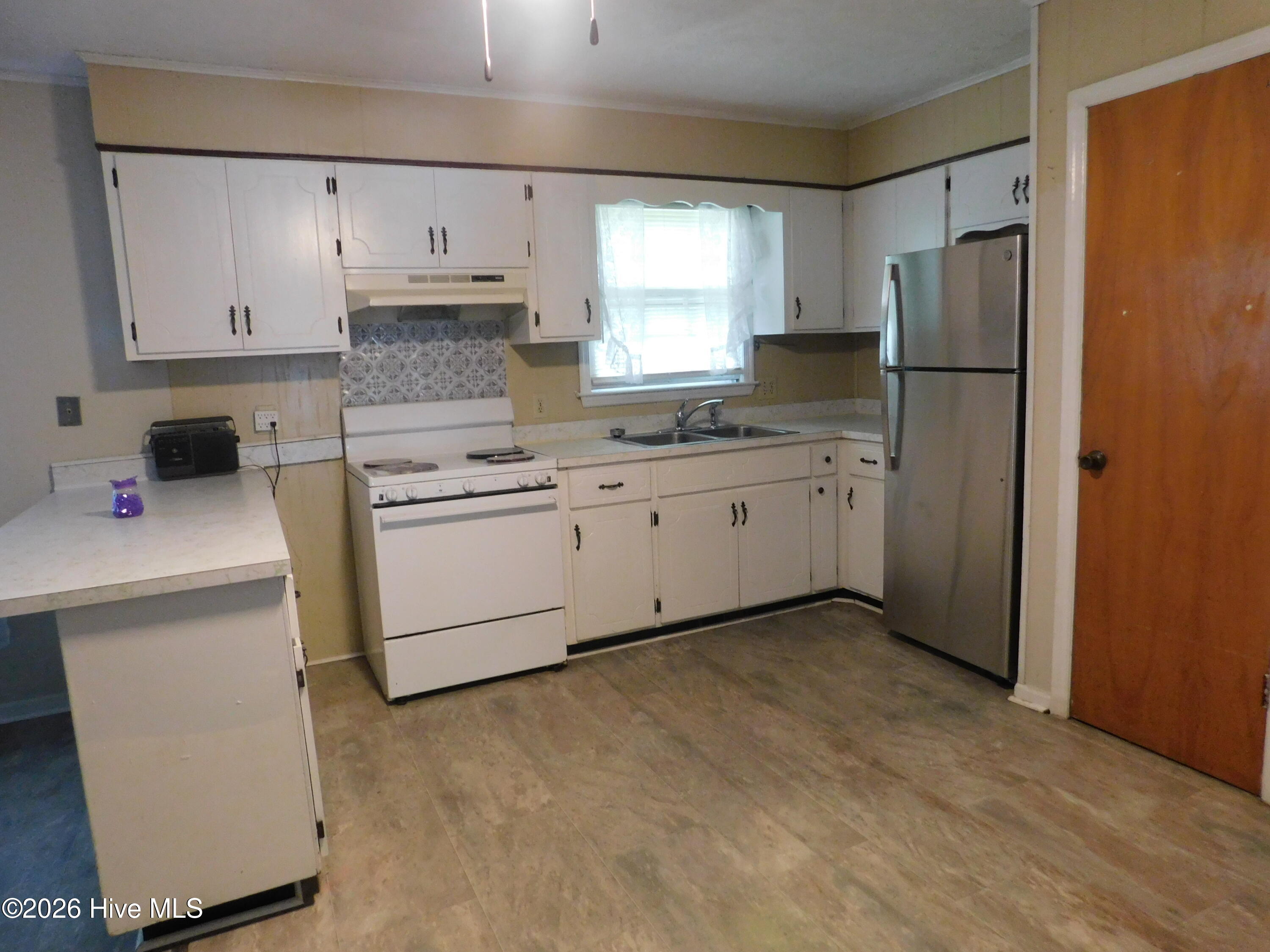 1003 Raleigh Street Property Photo 7