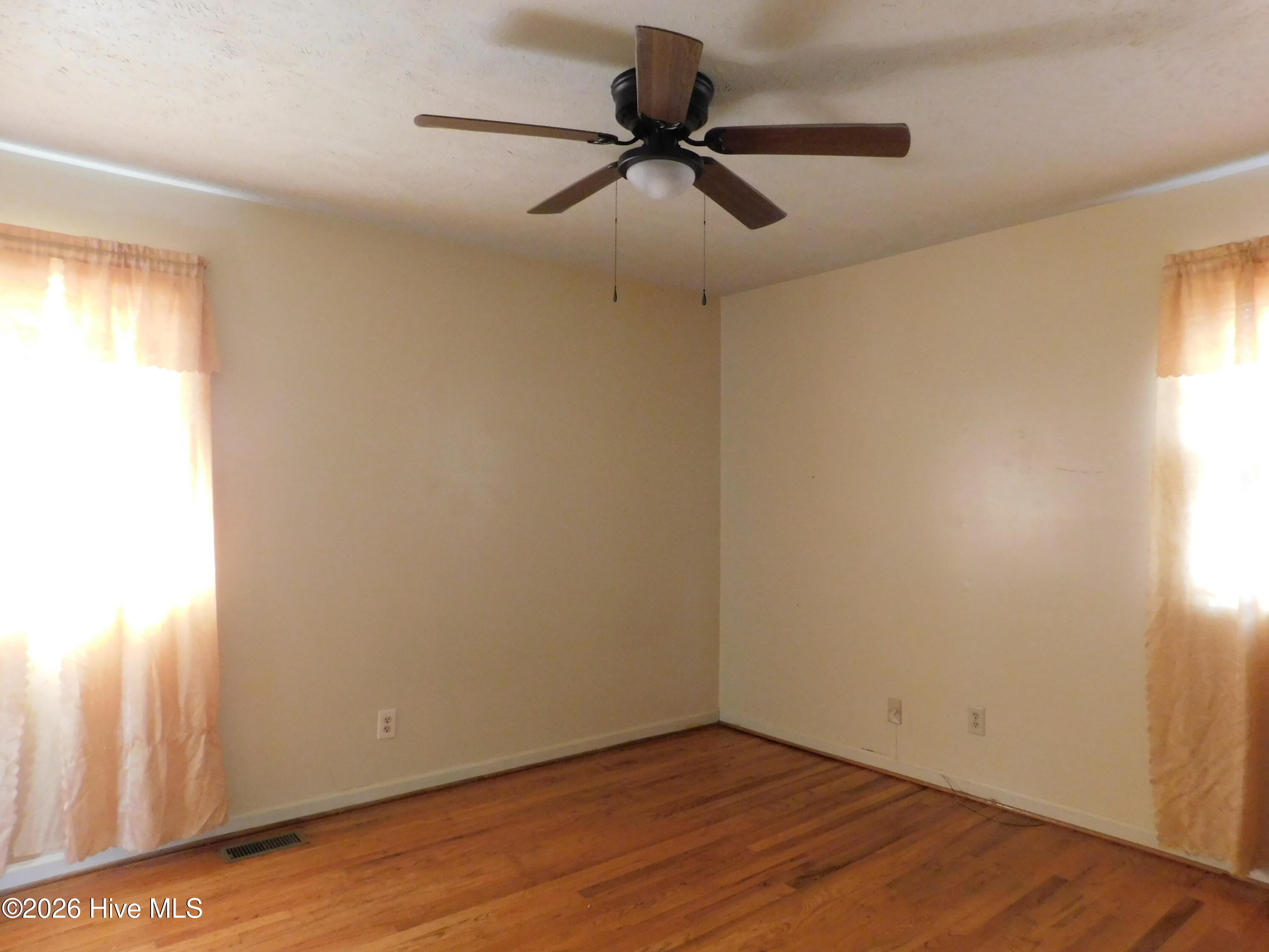 1003 Raleigh Street Property Photo 16