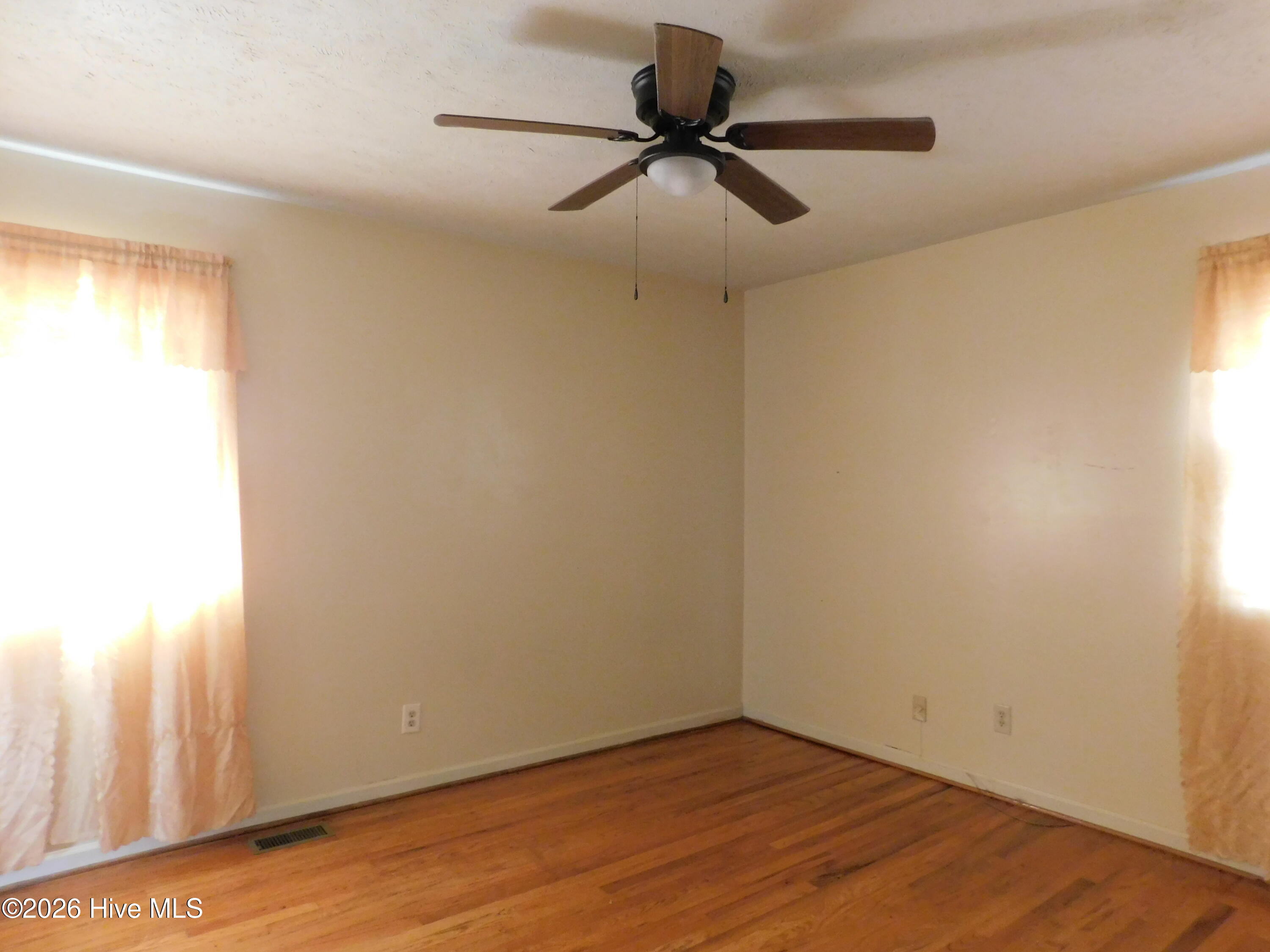 1003 Raleigh Street Property Photo 20